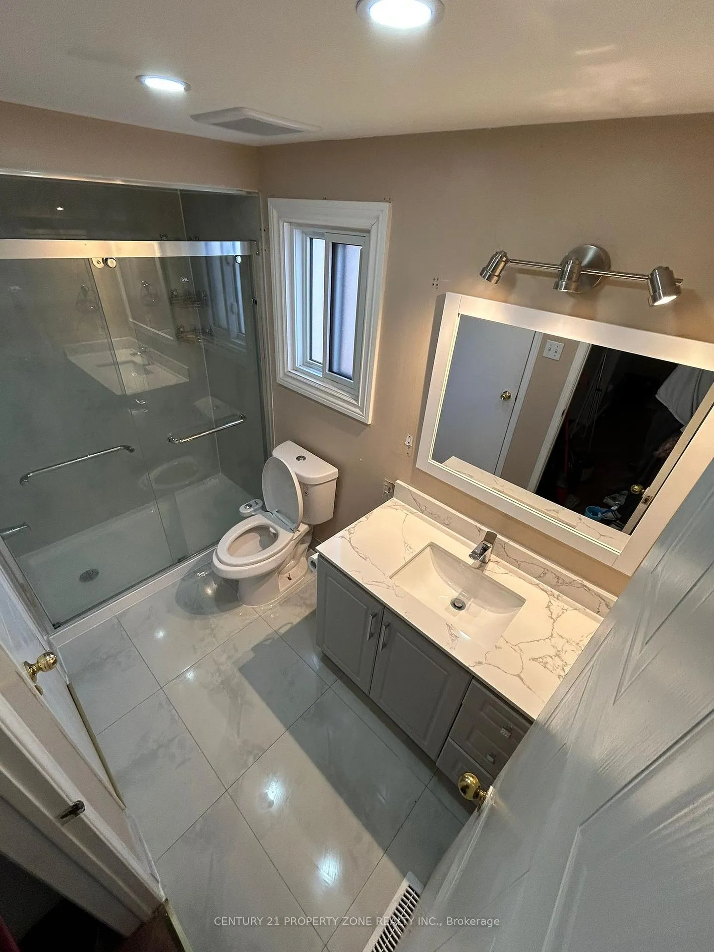 Photo 23 of 38 Rauch Court, Kitchener — HOMEH