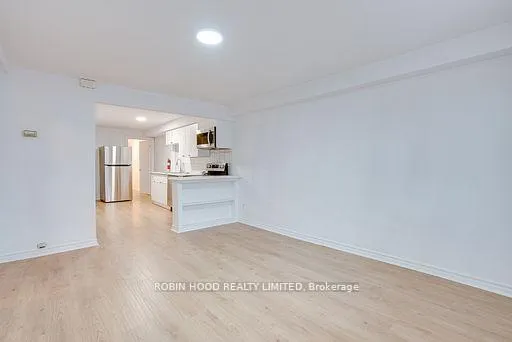 Photo 8 of Unit PH1, 104 Gloucester Grove, Toronto, Oakwood Village — HOMEH