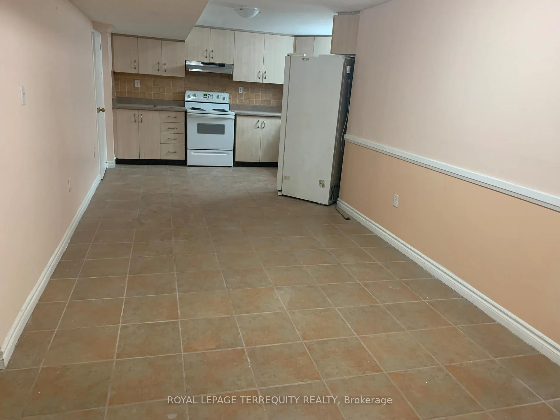 Photo 4 of Unit Bsmt, 12 Balmy Way, Brampton, Vales of Castlemore — HOMEH