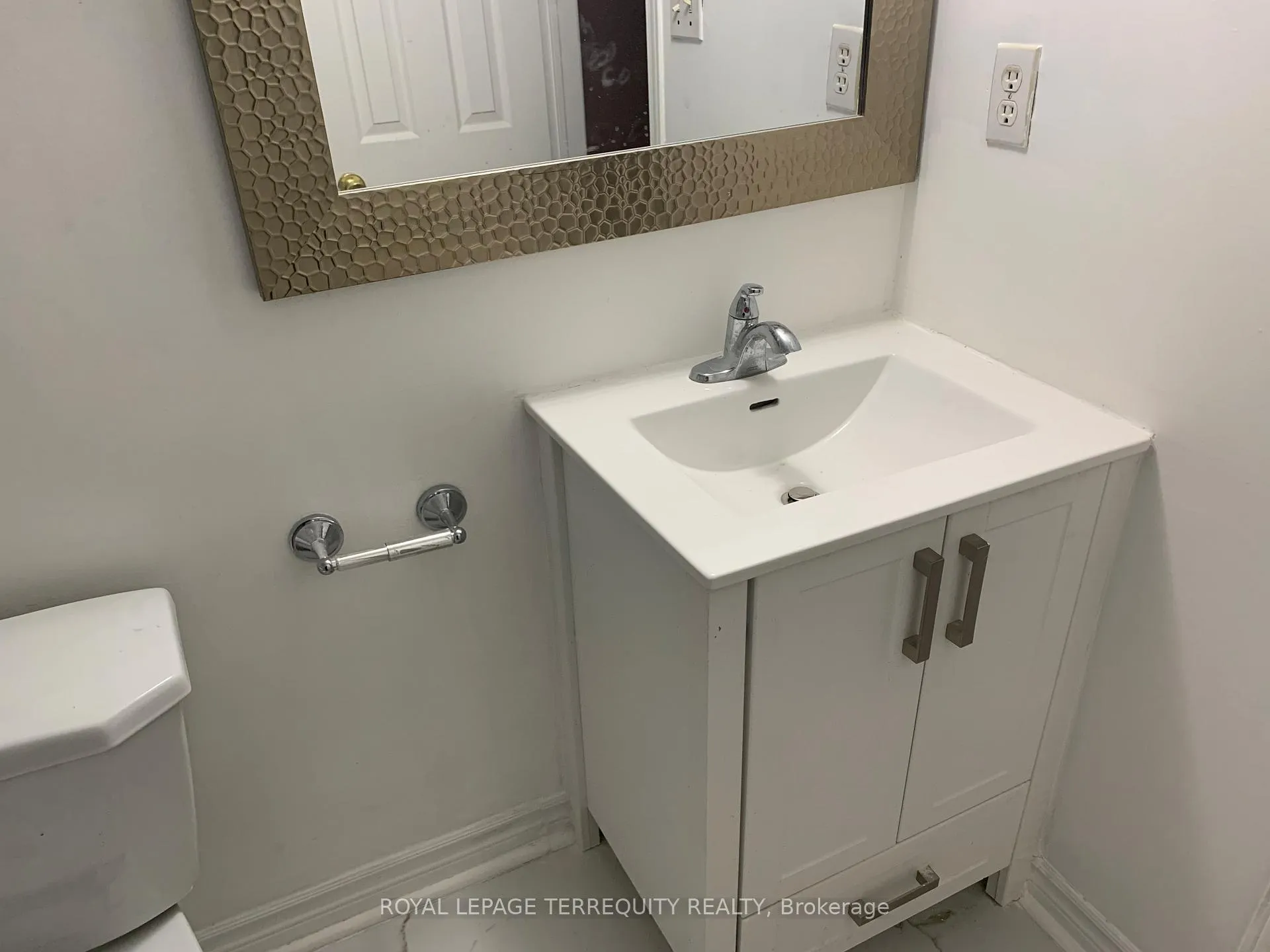 Photo 7 of Unit Bsmt, 12 Balmy Way, Brampton, Vales of Castlemore — HOMEH