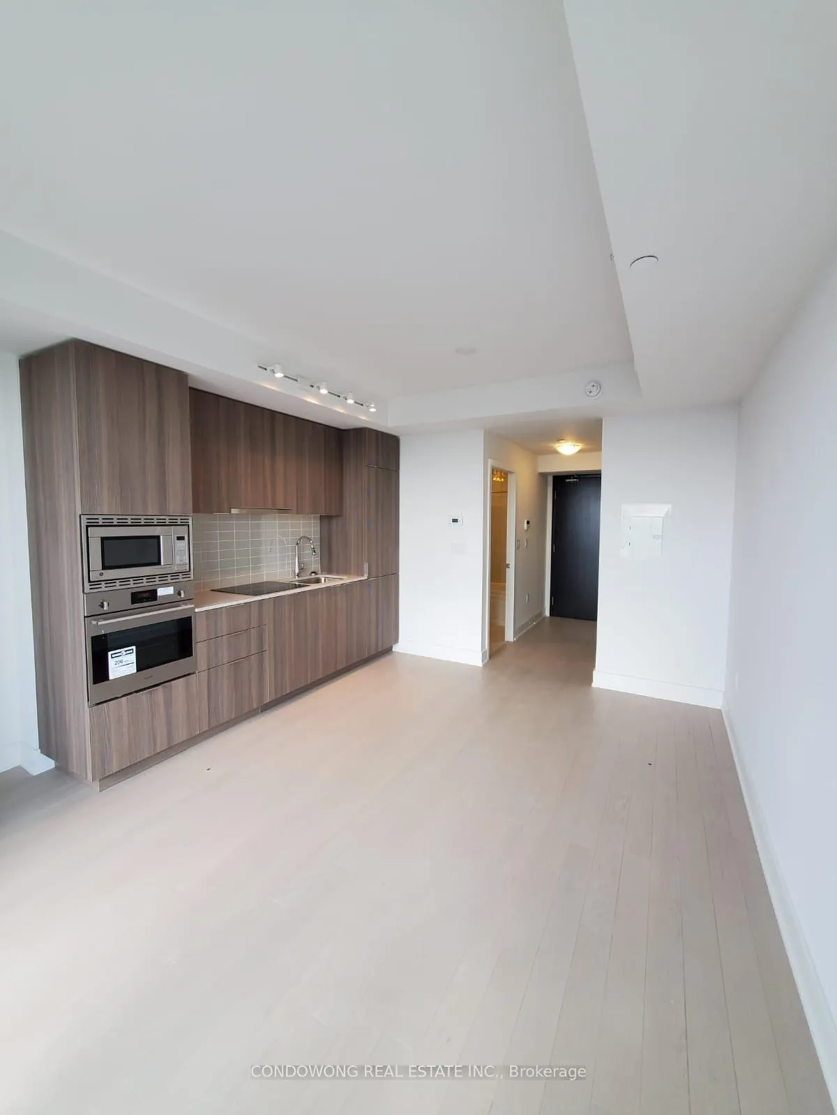 Photo 2 of Unit 3804, 955 Bay Street, Toronto, Bay Street Corridor — HOMEH
