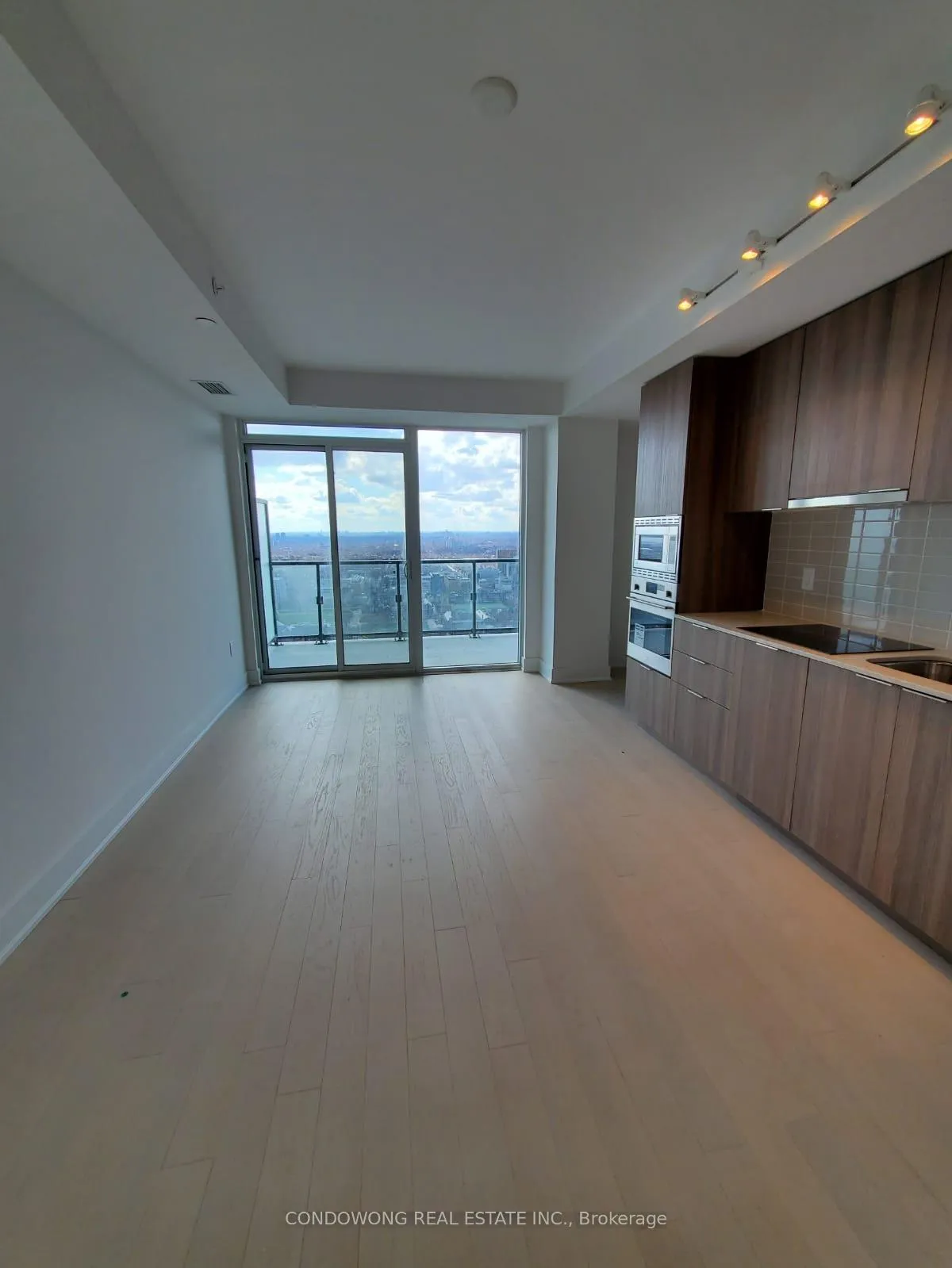 Photo 3 of Unit 3804, 955 Bay Street, Toronto, Bay Street Corridor — HOMEH
