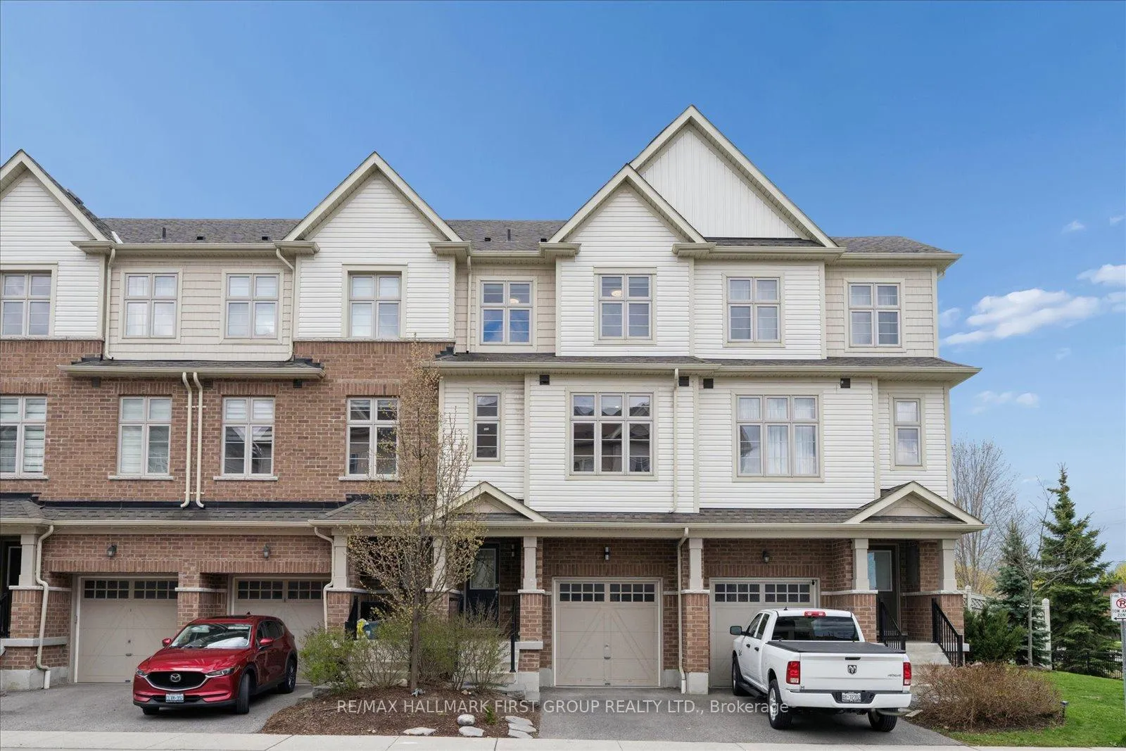 Photo 1 of 3 Westbury Way, Whitby, Brooklin — HOMEH