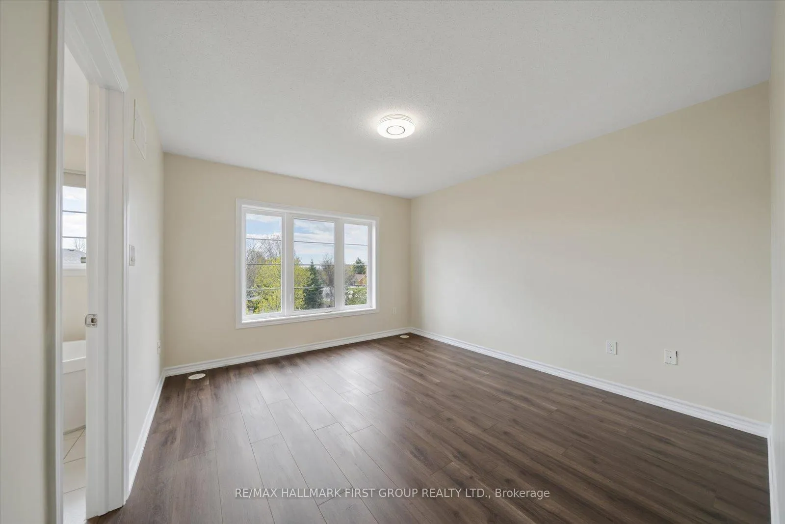 Photo 12 of 3 Westbury Way, Whitby, Brooklin — HOMEH