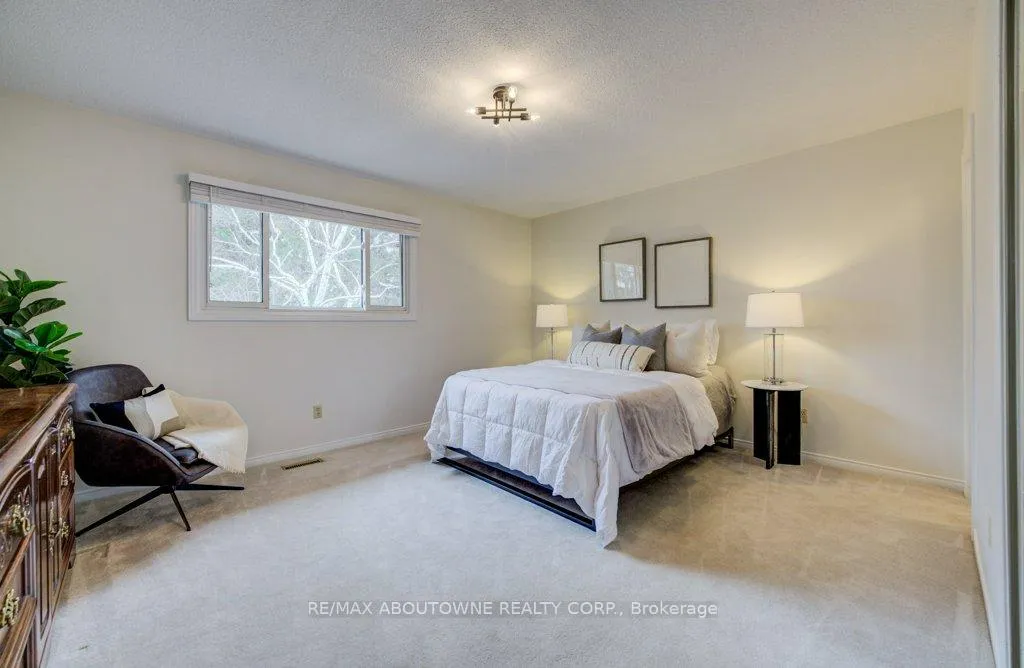Photo 14 of 440 Parkridge Crescent, Oakville, Glen Abbey — HOMEH