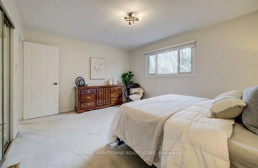 Photo 15 of 440 Parkridge Crescent, Oakville, Glen Abbey — HOMEH