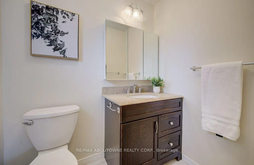 Photo 16 of 440 Parkridge Crescent, Oakville, Glen Abbey — HOMEH
