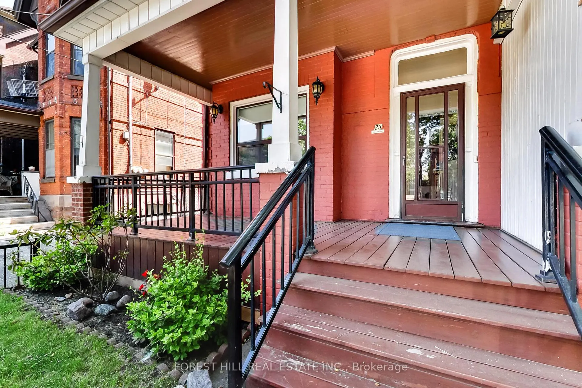 Photo 2 of 23 Lansdowne Avenue, Toronto, Roncesvalles — HOMEH