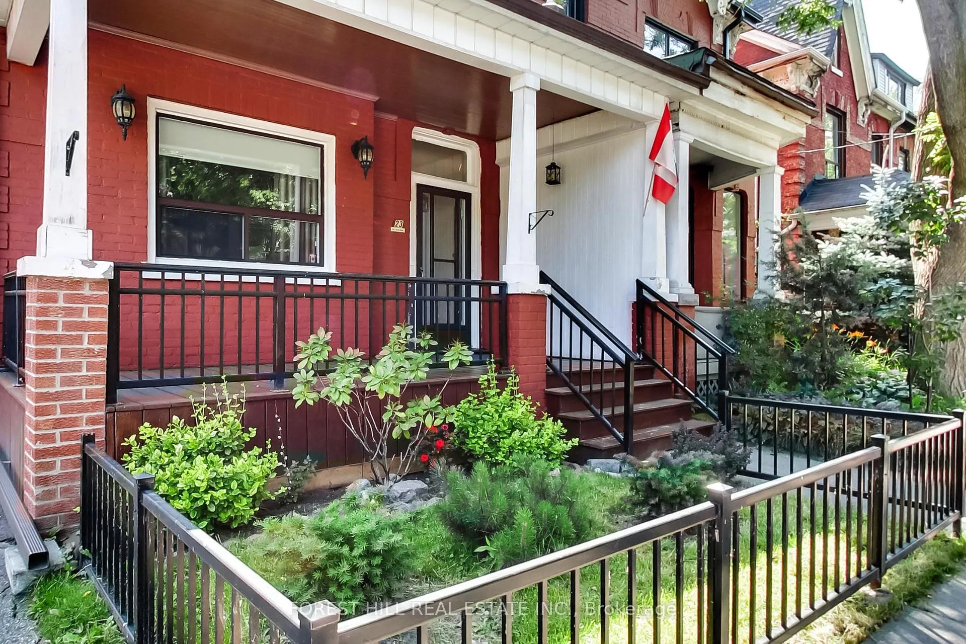 Photo 4 of 23 Lansdowne Avenue, Toronto, Roncesvalles — HOMEH