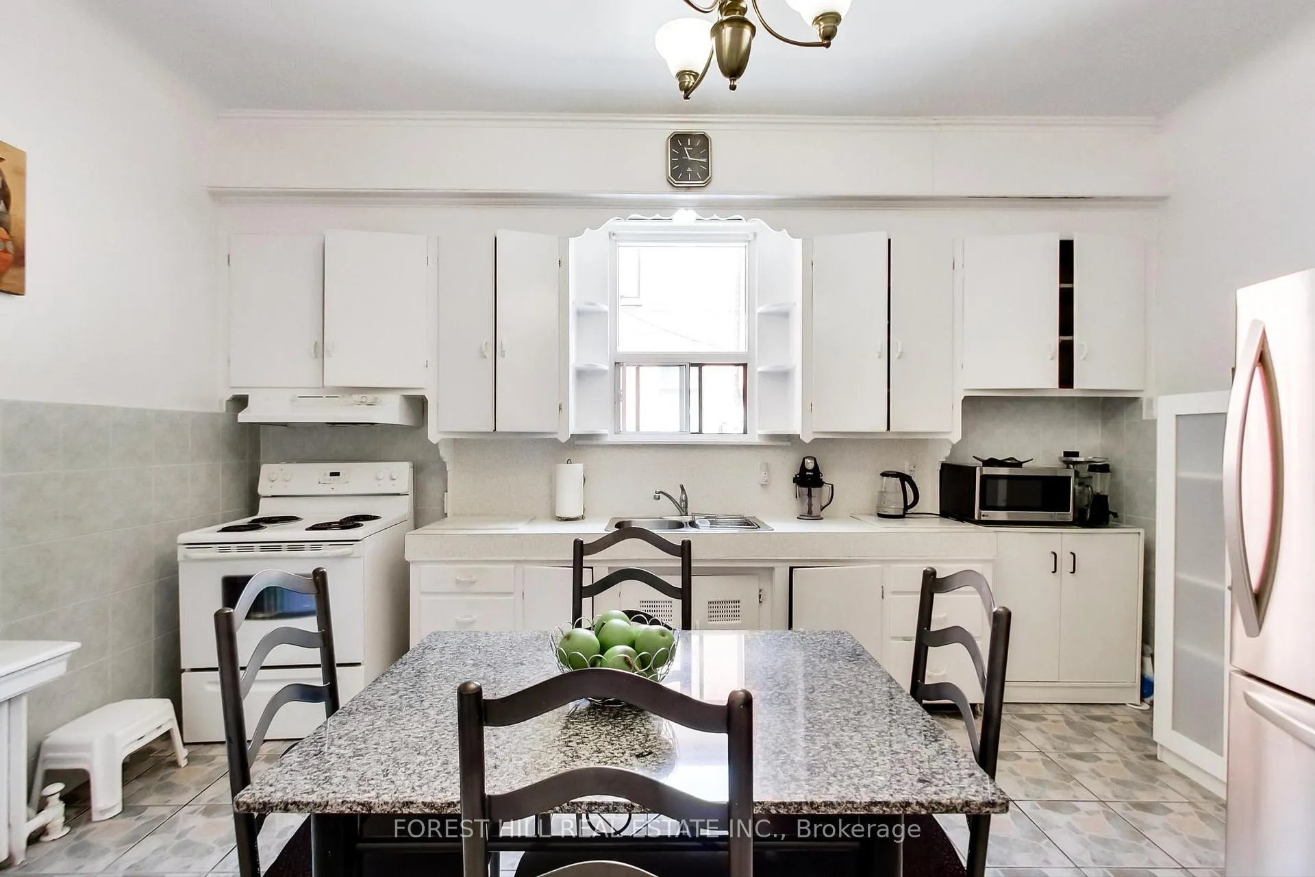Photo 10 of 23 Lansdowne Avenue, Toronto, Roncesvalles — HOMEH
