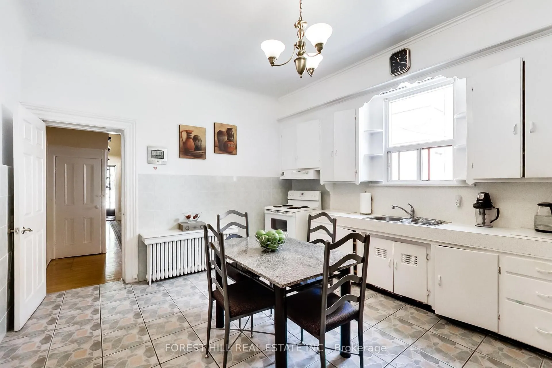 Photo 11 of 23 Lansdowne Avenue, Toronto, Roncesvalles — HOMEH