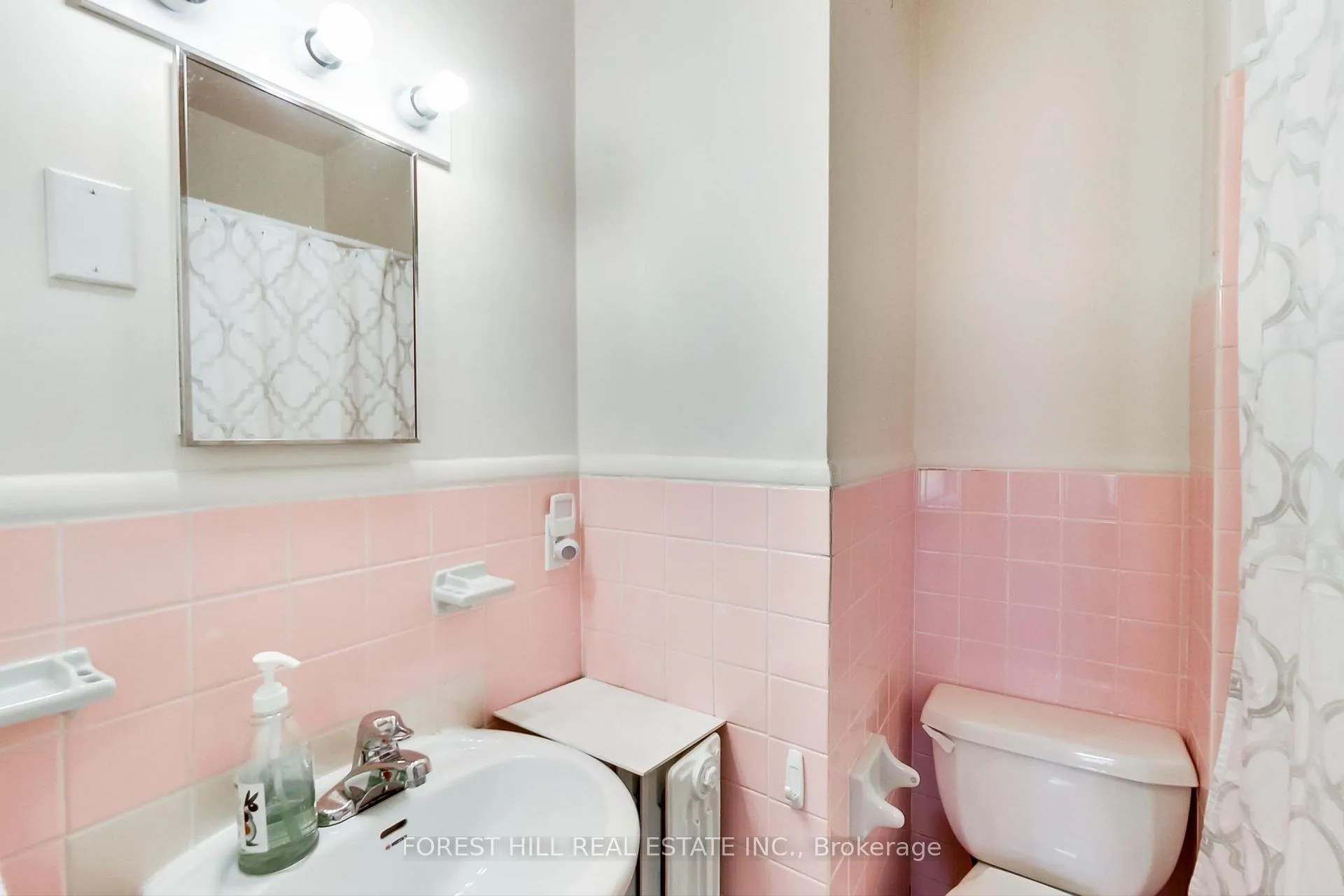 Photo 13 of 23 Lansdowne Avenue, Toronto, Roncesvalles — HOMEH