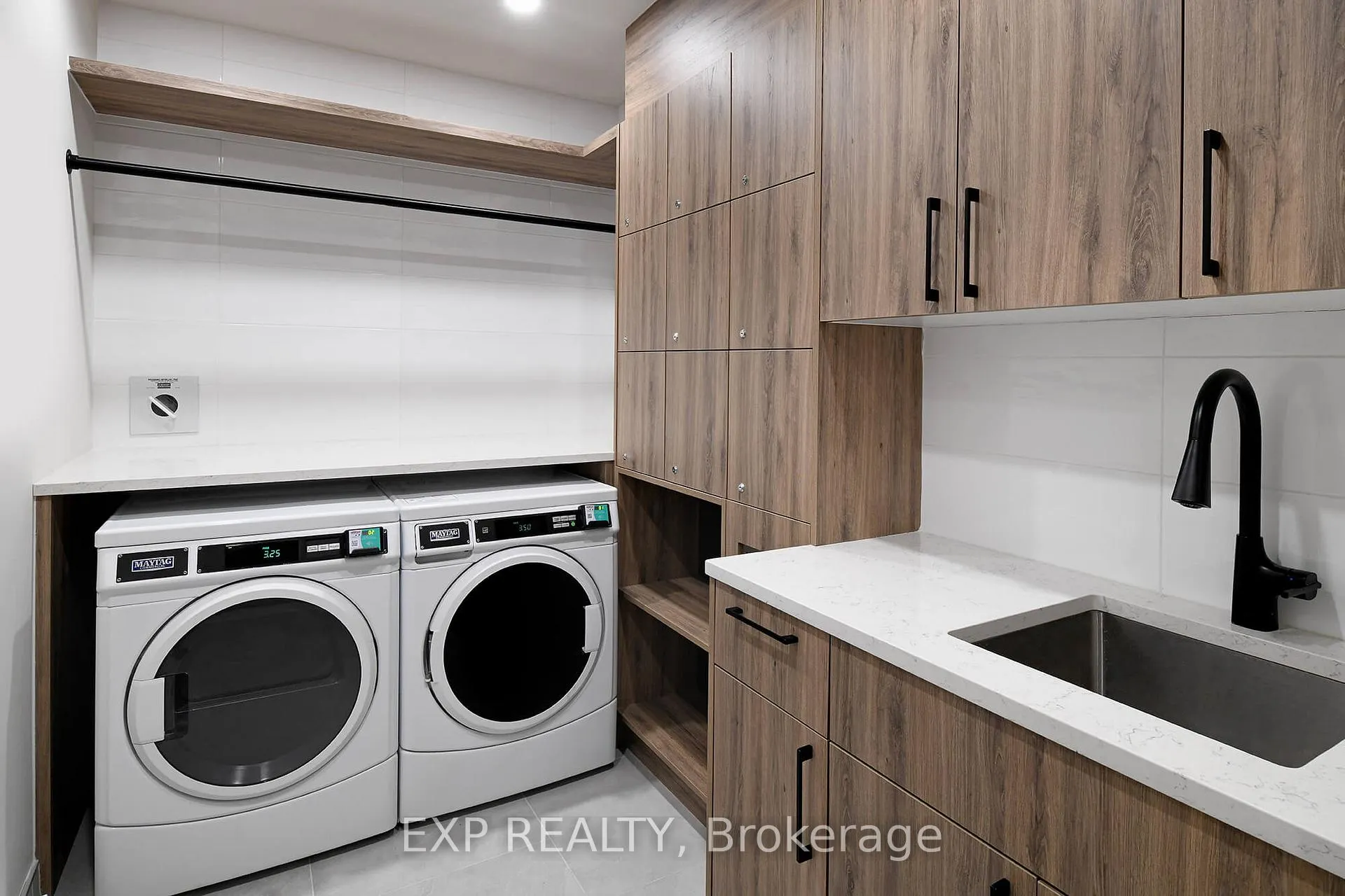 Photo 8 of Unit 204, 331 Cooper Street, Ottawa, Ottawa Centre — HOMEH