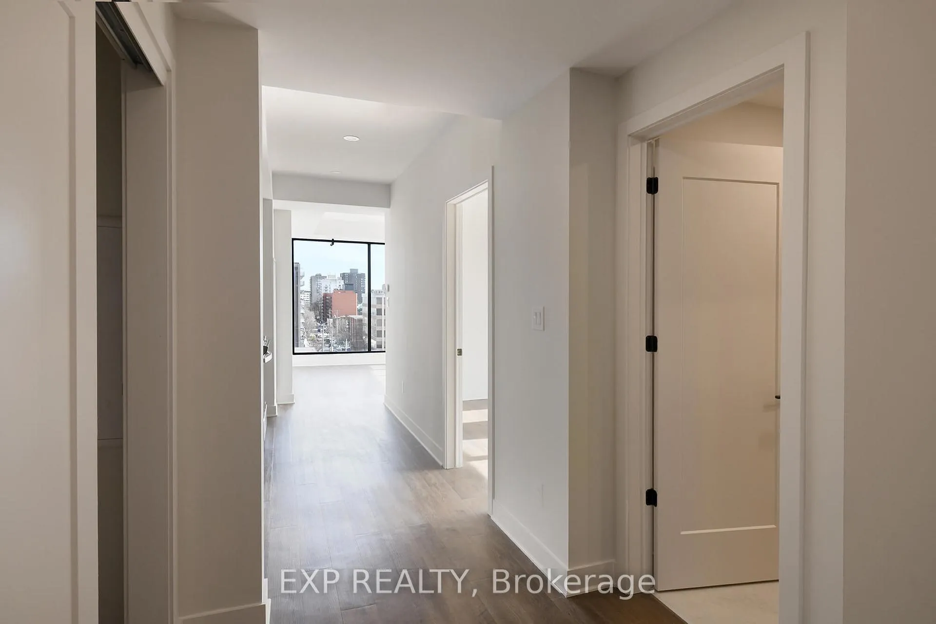 Photo 4 of Unit 803, 331 Cooper Street, Ottawa, Ottawa Centre — HOMEH