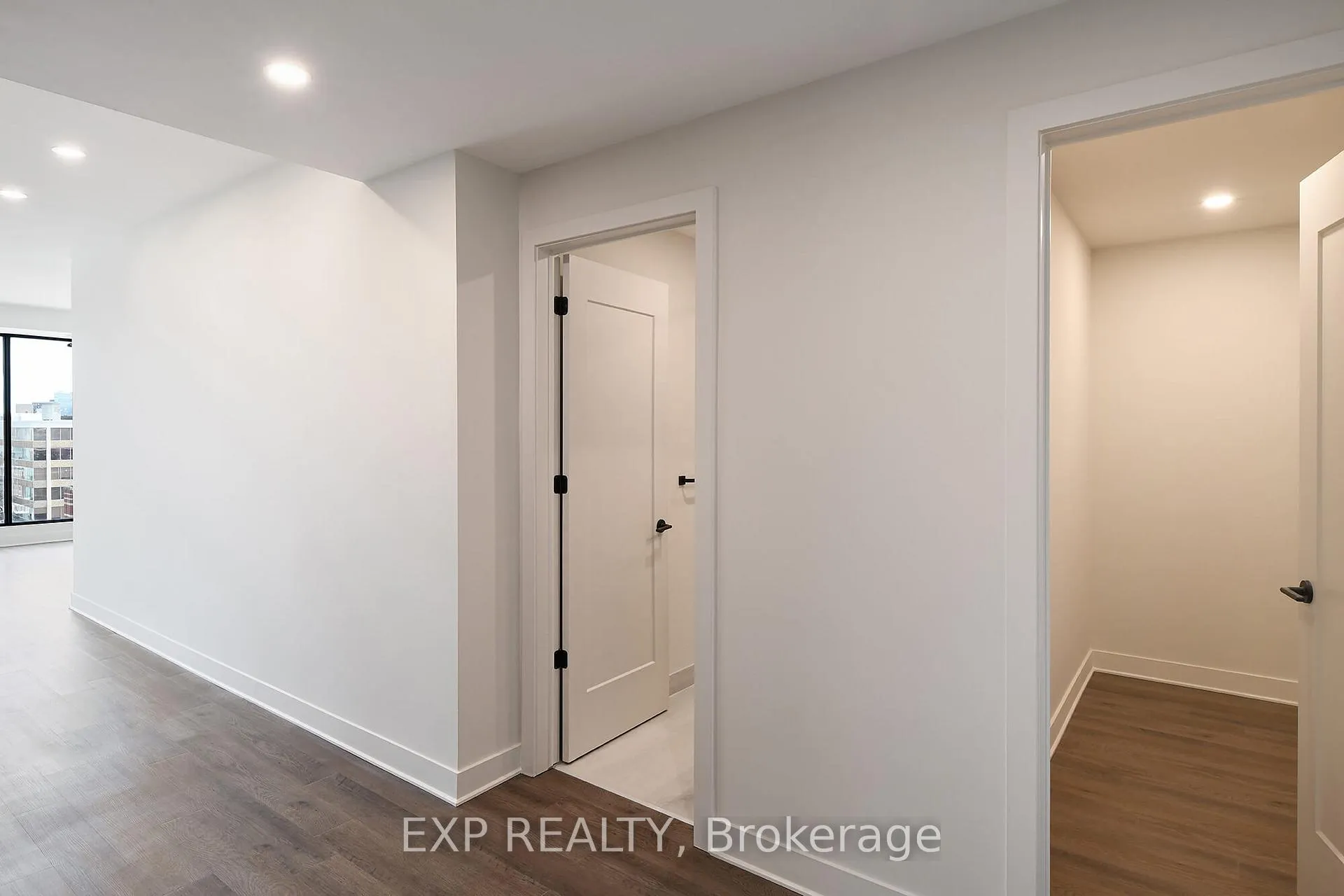 Photo 8 of Unit 803, 331 Cooper Street, Ottawa, Ottawa Centre — HOMEH