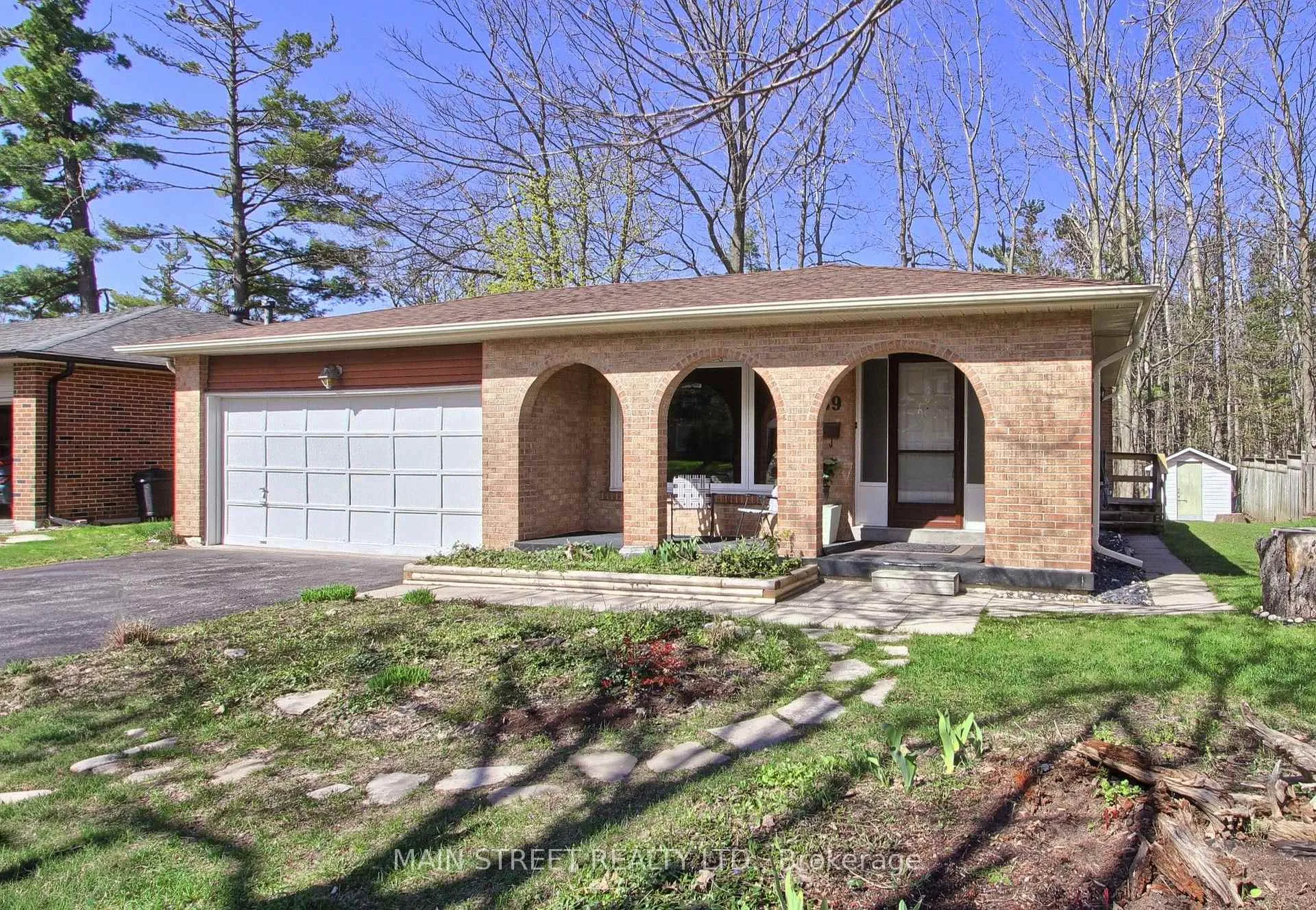 Photo 1 of 189 Browning Trail, Barrie, Letitia Heights — HOMEH