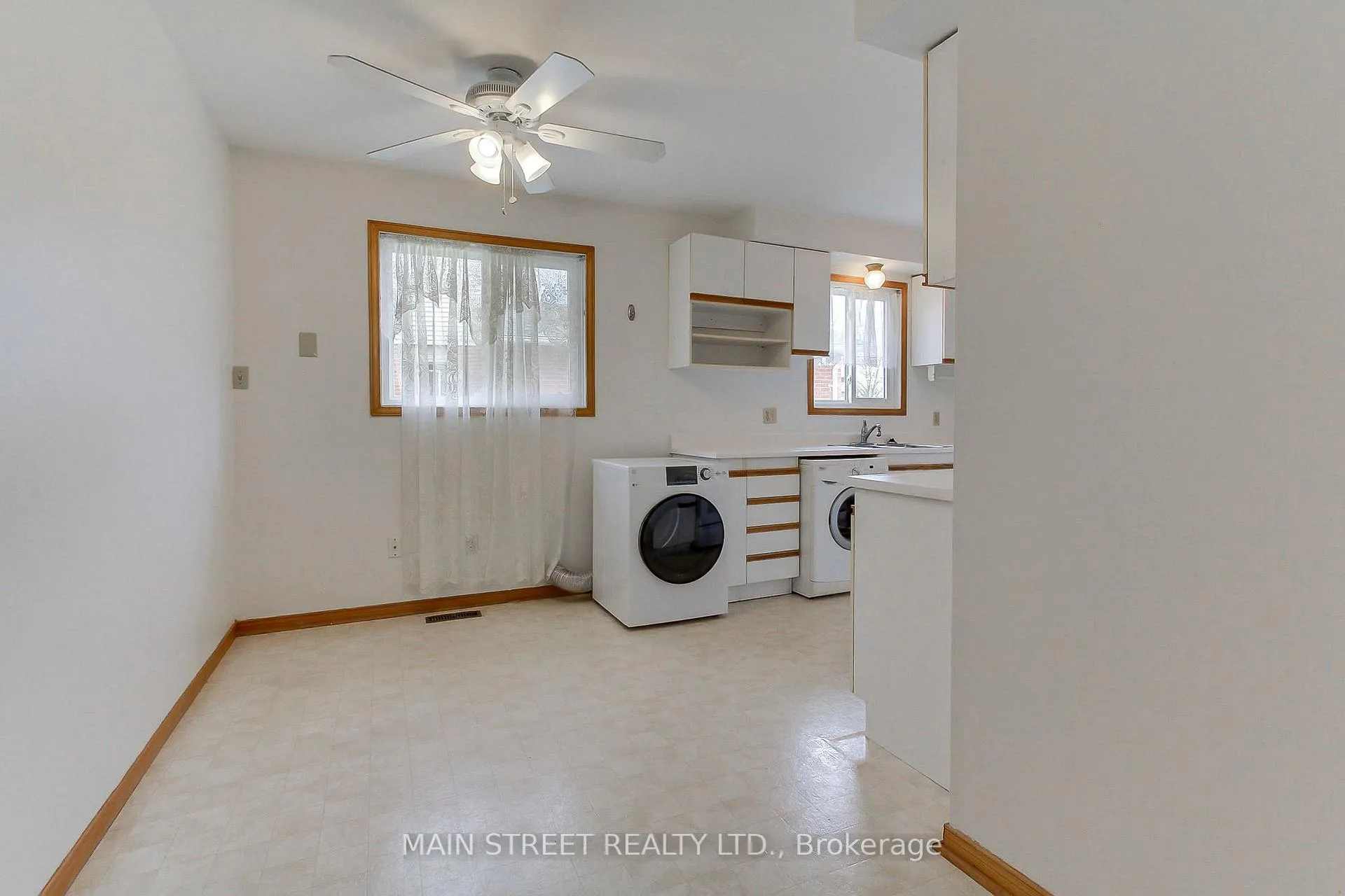 Photo 6 of 189 Browning Trail, Barrie, Letitia Heights — HOMEH