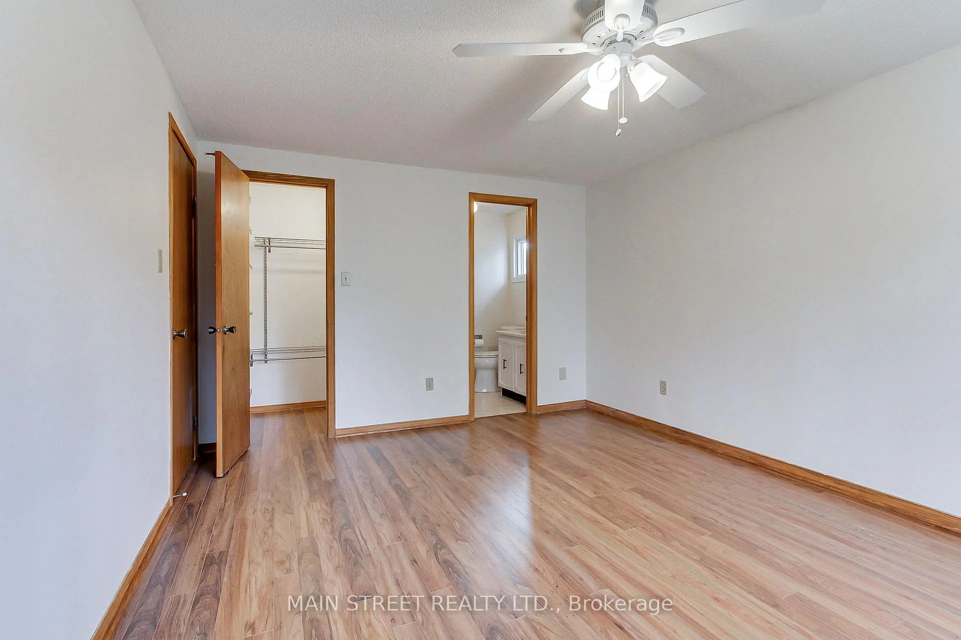 Photo 9 of 189 Browning Trail, Barrie, Letitia Heights — HOMEH