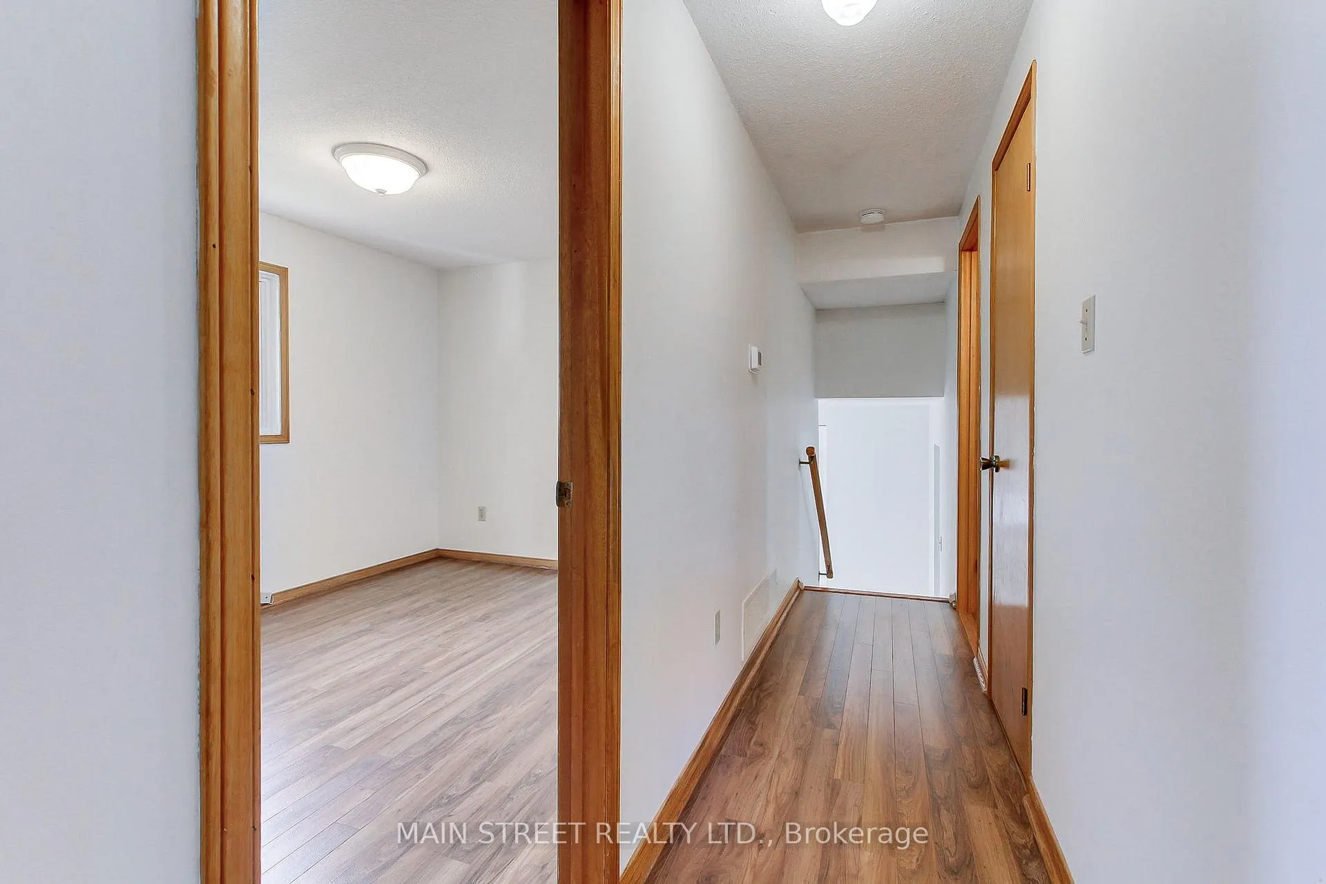 Photo 11 of 189 Browning Trail, Barrie, Letitia Heights — HOMEH