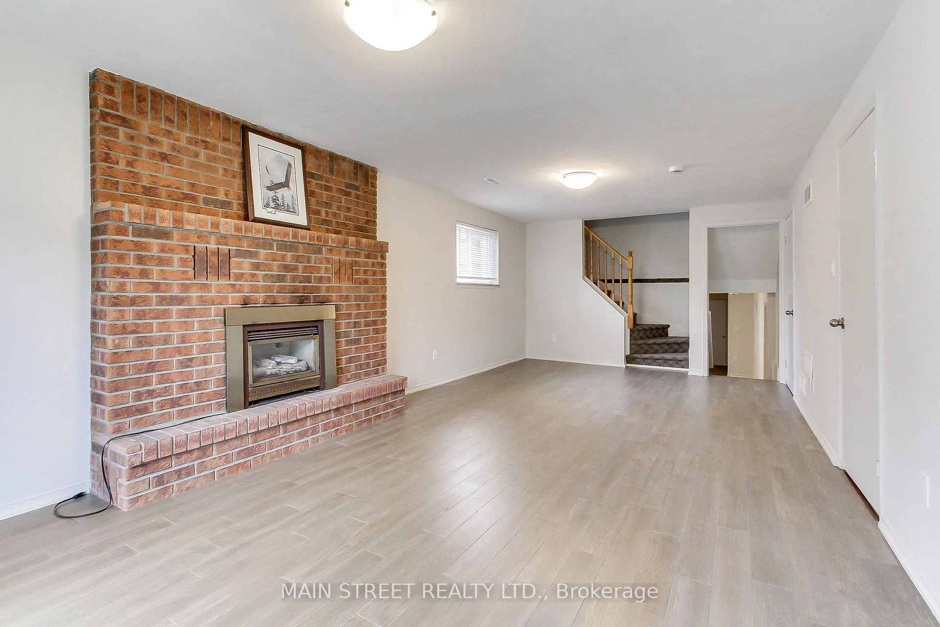Photo 14 of 189 Browning Trail, Barrie, Letitia Heights — HOMEH