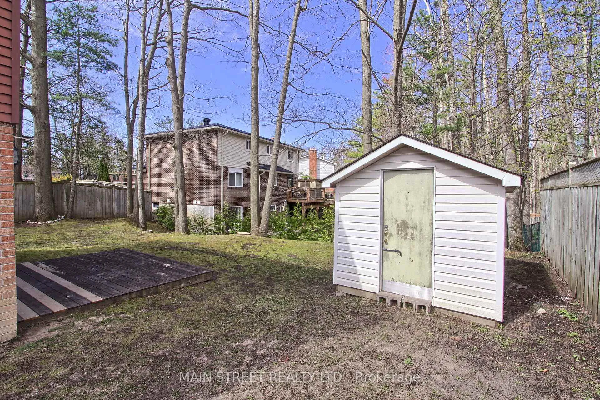 Photo 22 of 189 Browning Trail, Barrie, Letitia Heights — HOMEH