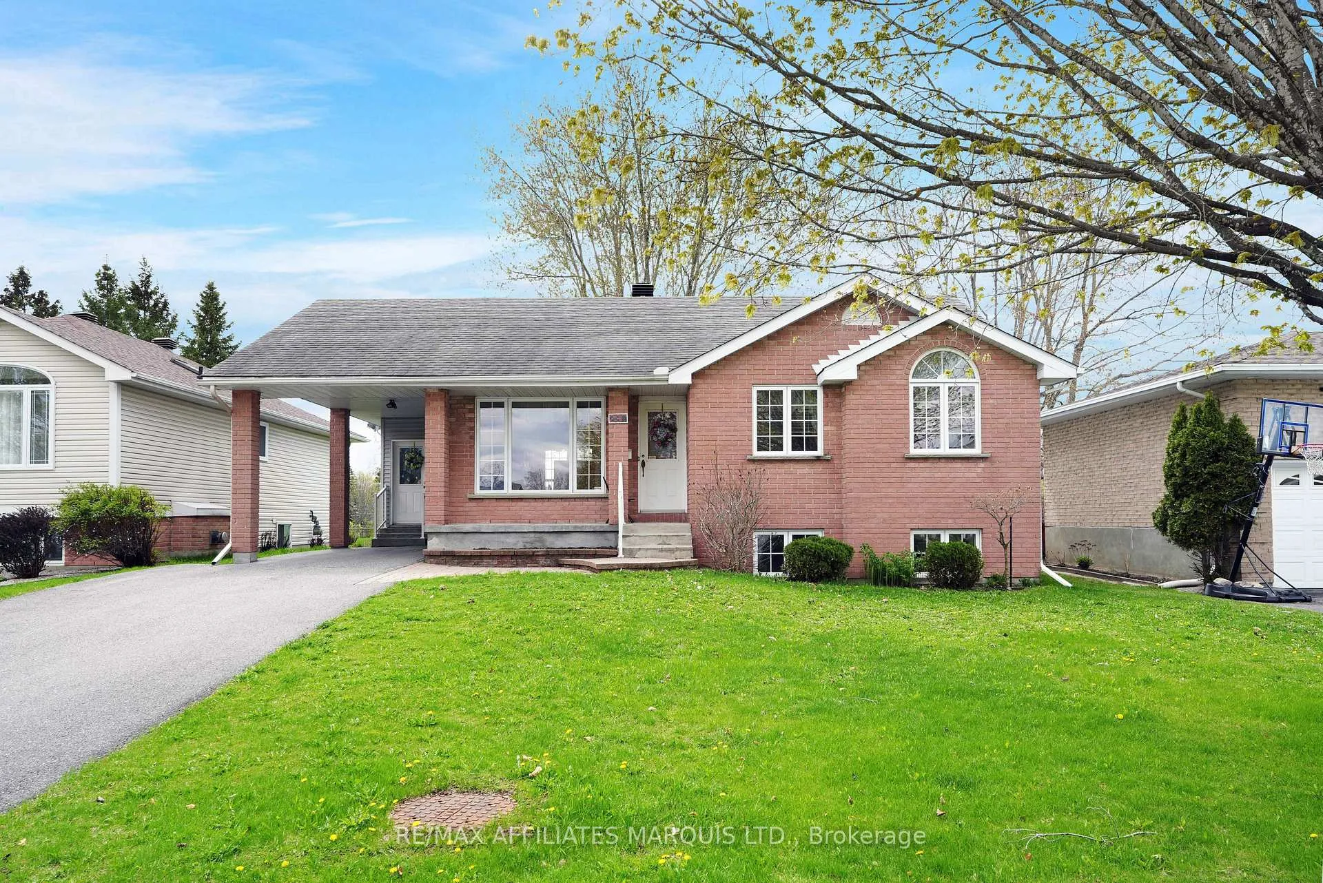 Photo 1 of 297 Ivan Crescent, Cornwall — HOMEH