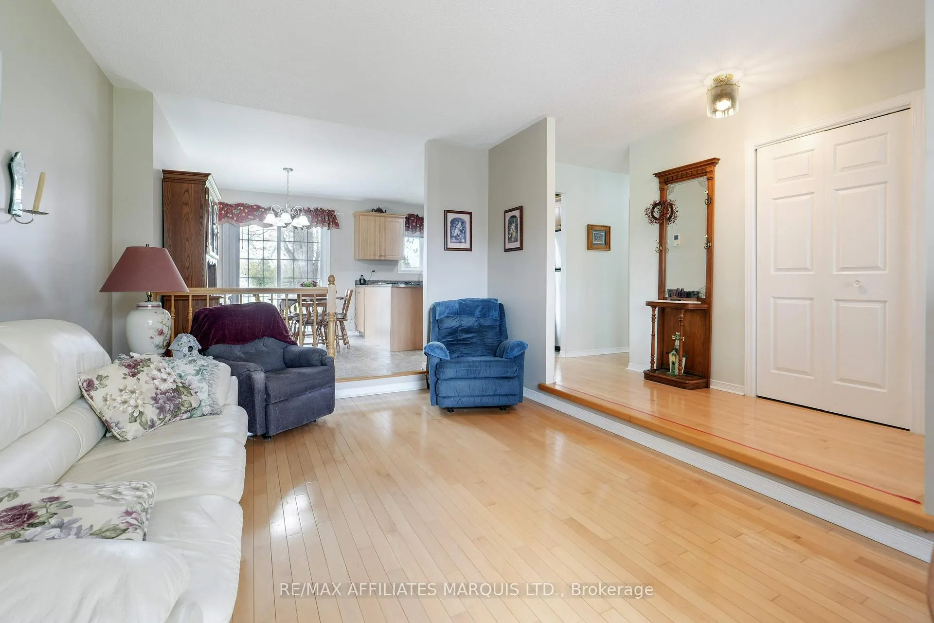 Photo 6 of 297 Ivan Crescent, Cornwall — HOMEH