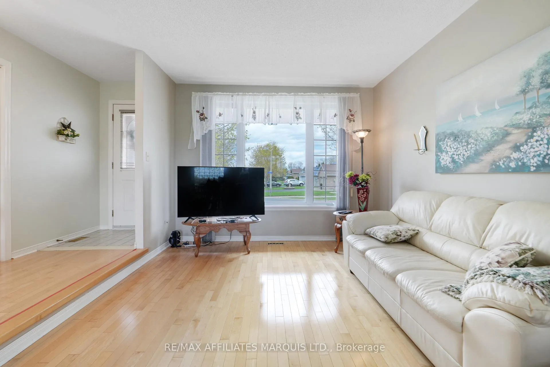 Photo 7 of 297 Ivan Crescent, Cornwall — HOMEH
