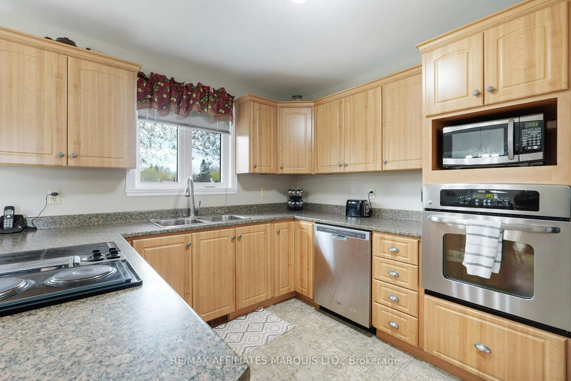 Photo 10 of 297 Ivan Crescent, Cornwall — HOMEH