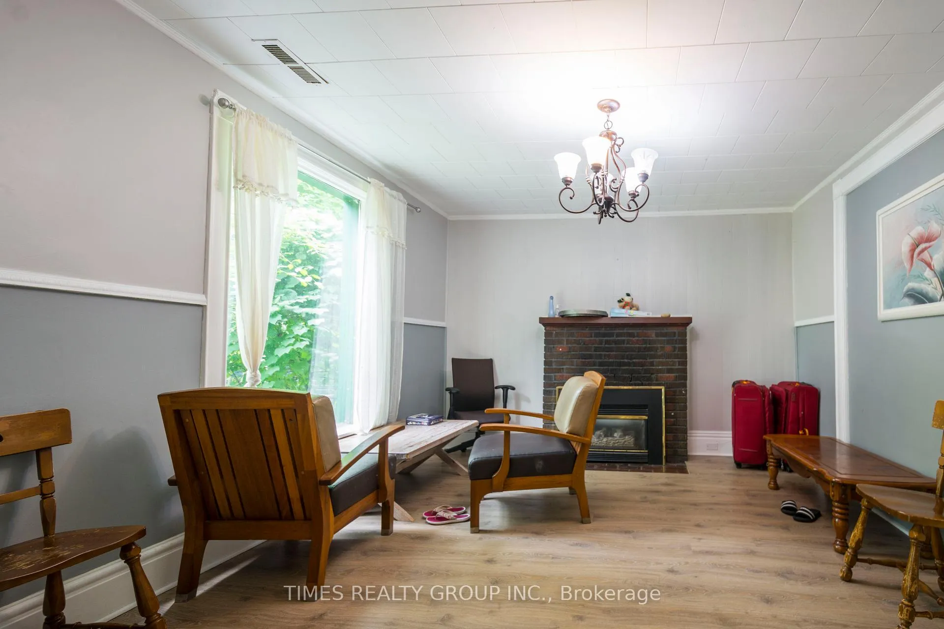 Photo 8 of 10 - 12 Murney Street, Belleville, Belleville Ward — HOMEH