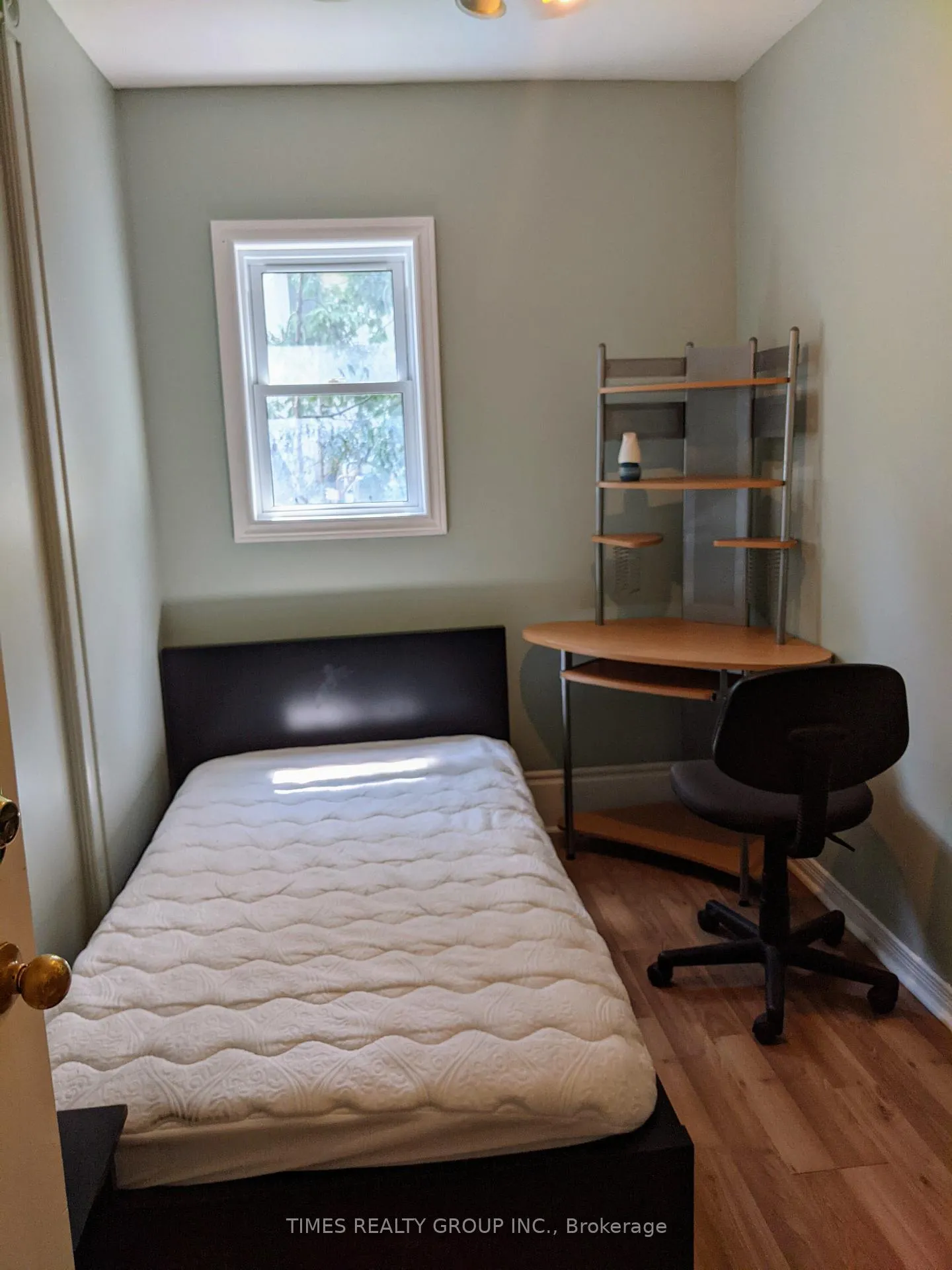 Photo 9 of 10 - 12 Murney Street, Belleville, Belleville Ward — HOMEH