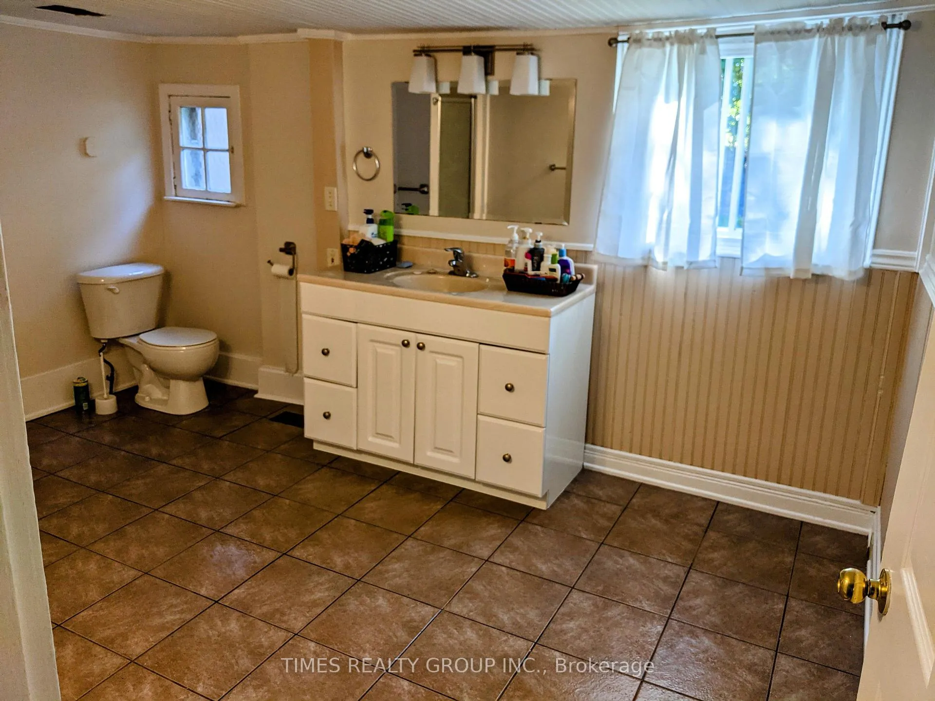 Photo 13 of 10 - 12 Murney Street, Belleville, Belleville Ward — HOMEH