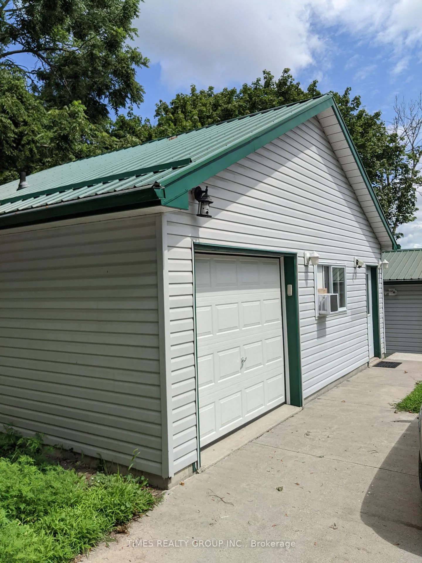 Photo 20 of 10 - 12 Murney Street, Belleville, Belleville Ward — HOMEH