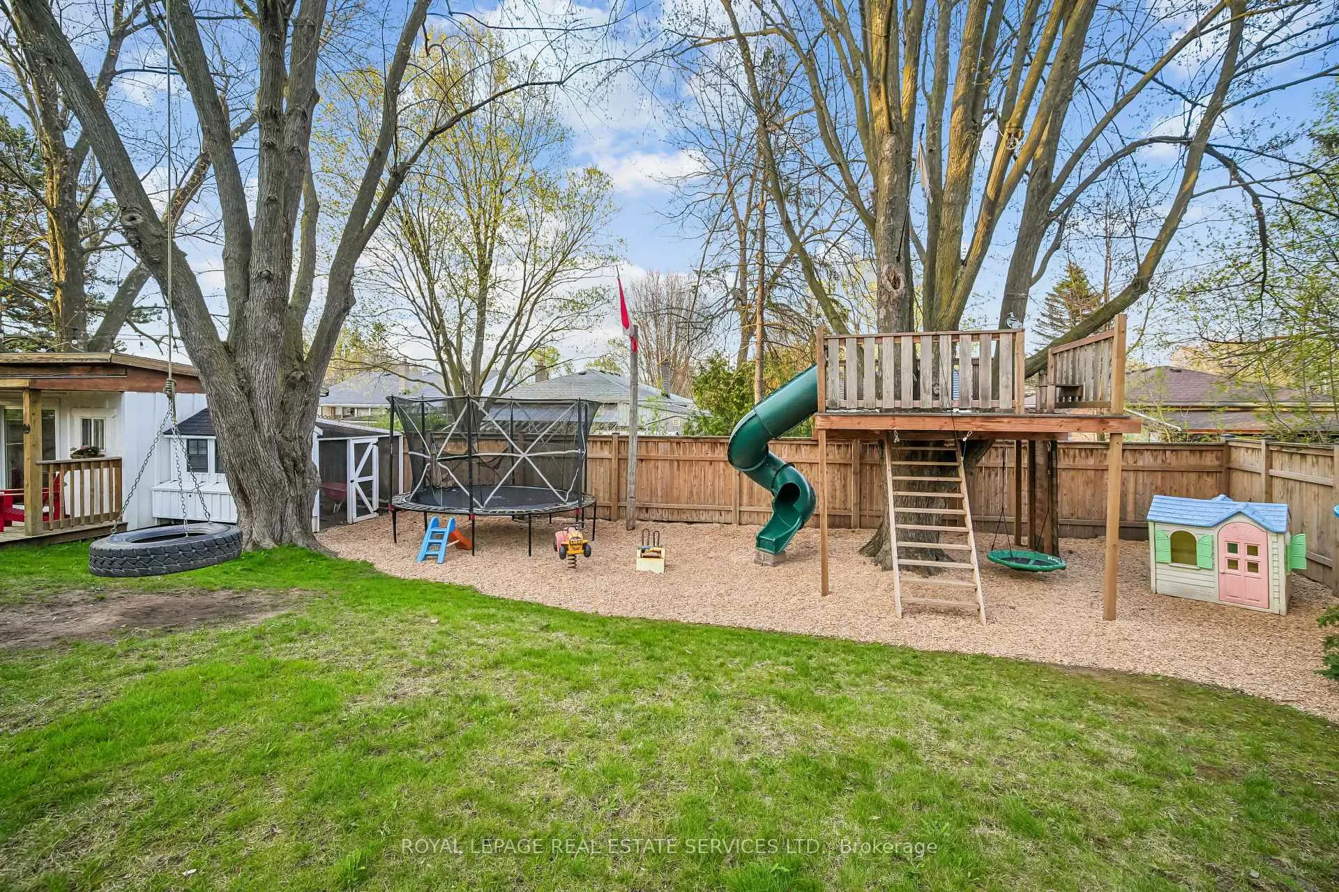 Photo 34 of 18 Elizabeth Street, Halton Hills, Georgetown — HOMEH