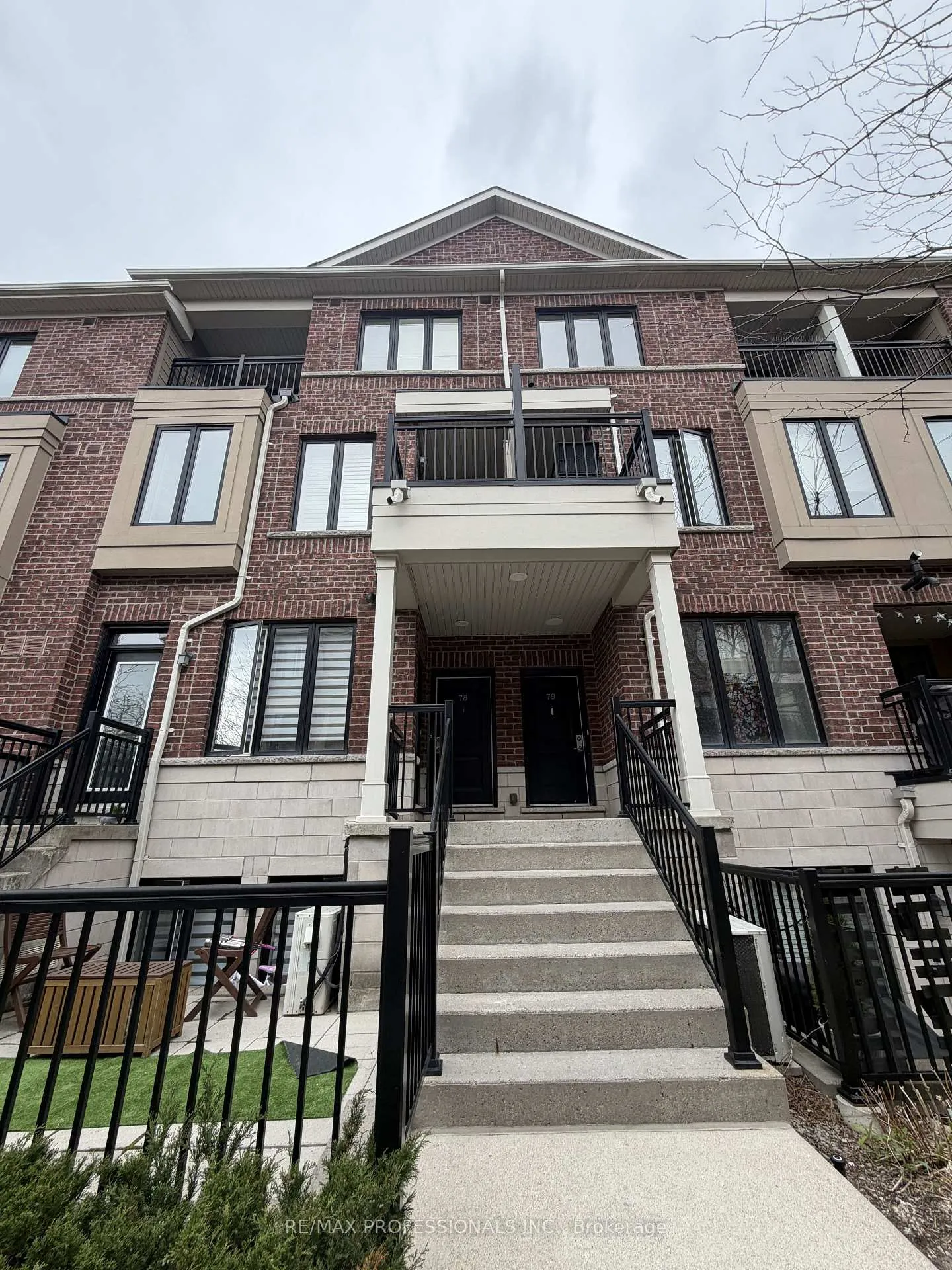 Photo 1 of Unit 77, 30 Carnation Avenue, Etobicoke, Long Branch — HOMEH