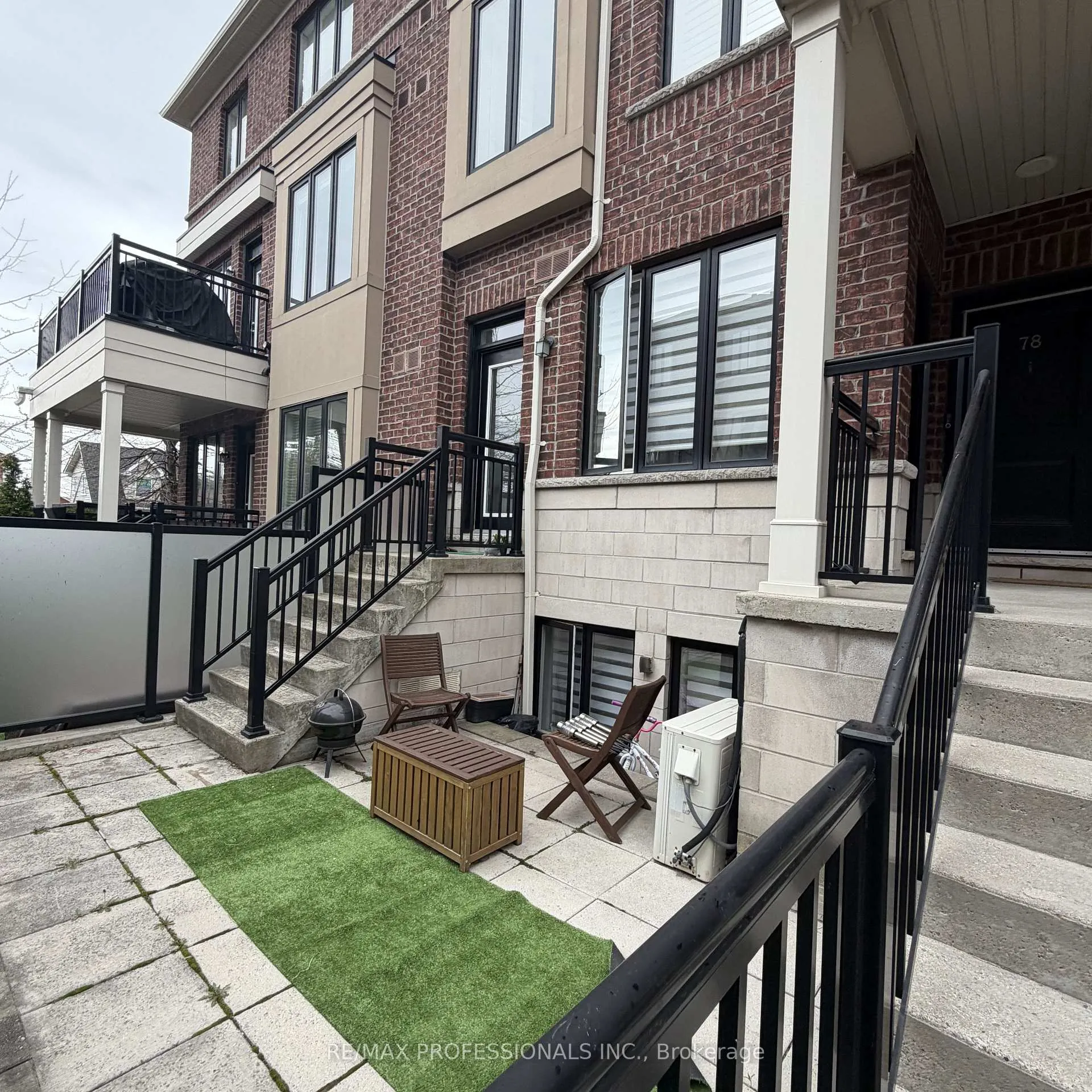 Photo 3 of Unit 77, 30 Carnation Avenue, Etobicoke, Long Branch — HOMEH