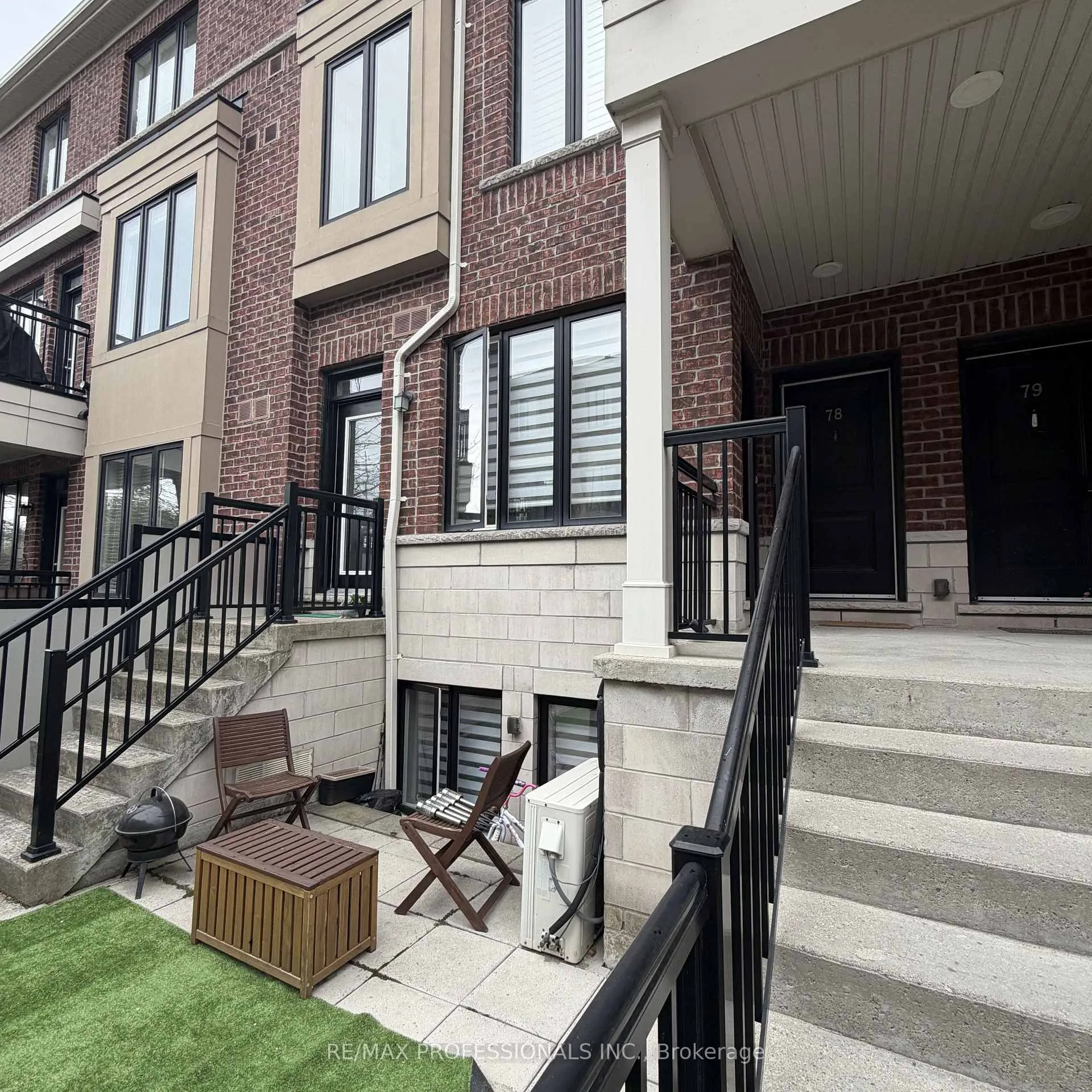 Photo 5 of Unit 77, 30 Carnation Avenue, Etobicoke, Long Branch — HOMEH