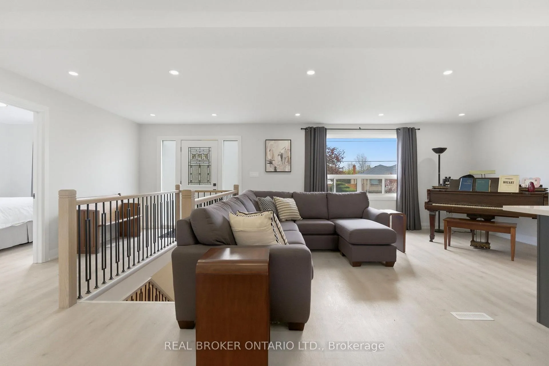 Photo 7 of 101 Corman Avenue, Hamilton, Stoney Creek — HOMEH