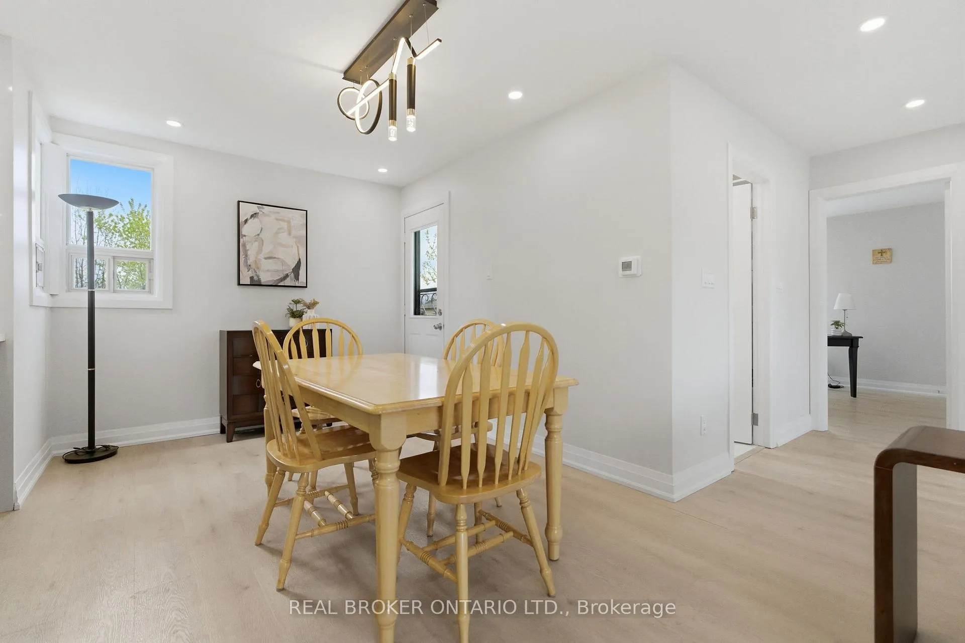 Photo 14 of 101 Corman Avenue, Hamilton, Stoney Creek — HOMEH