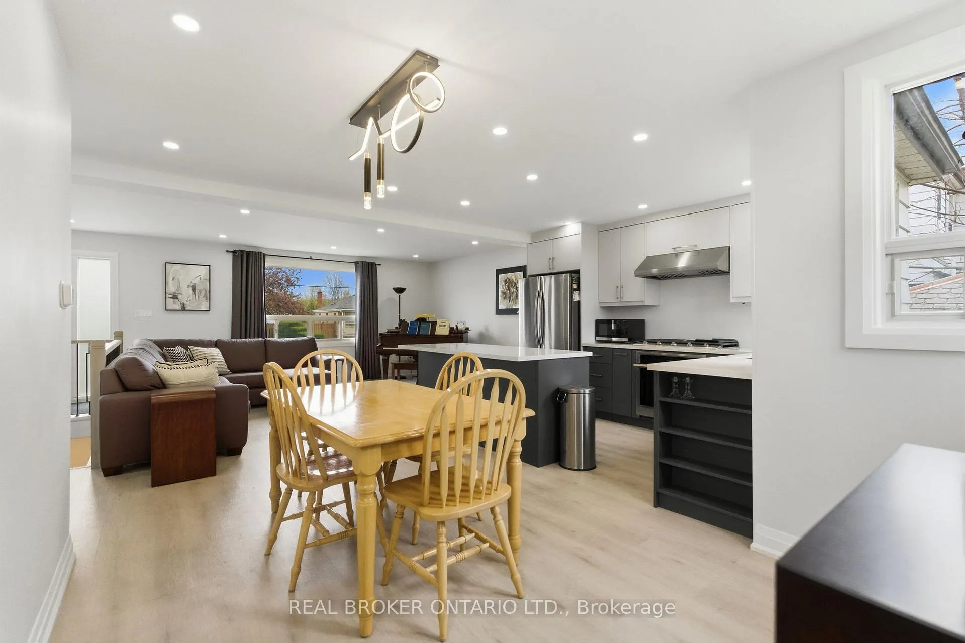 Photo 15 of 101 Corman Avenue, Hamilton, Stoney Creek — HOMEH