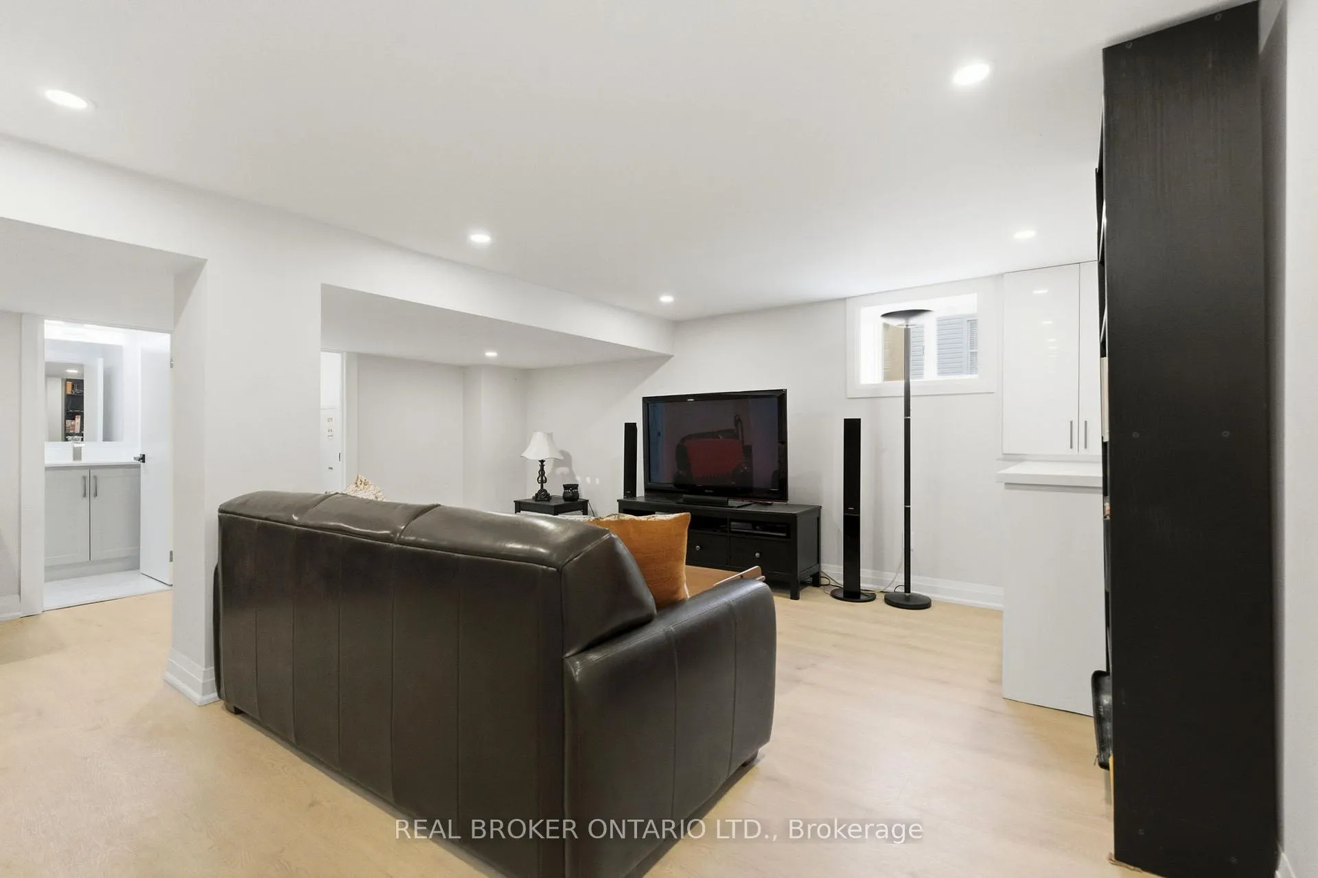 Photo 28 of 101 Corman Avenue, Hamilton, Stoney Creek — HOMEH