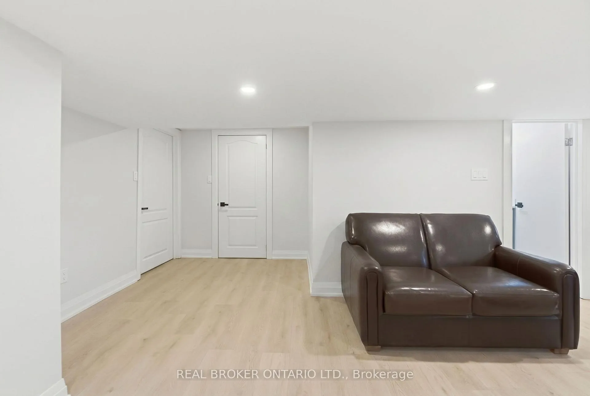 Photo 35 of 101 Corman Avenue, Hamilton, Stoney Creek — HOMEH