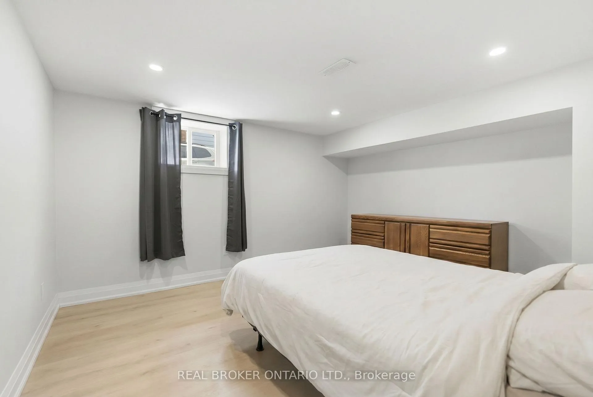 Photo 36 of 101 Corman Avenue, Hamilton, Stoney Creek — HOMEH
