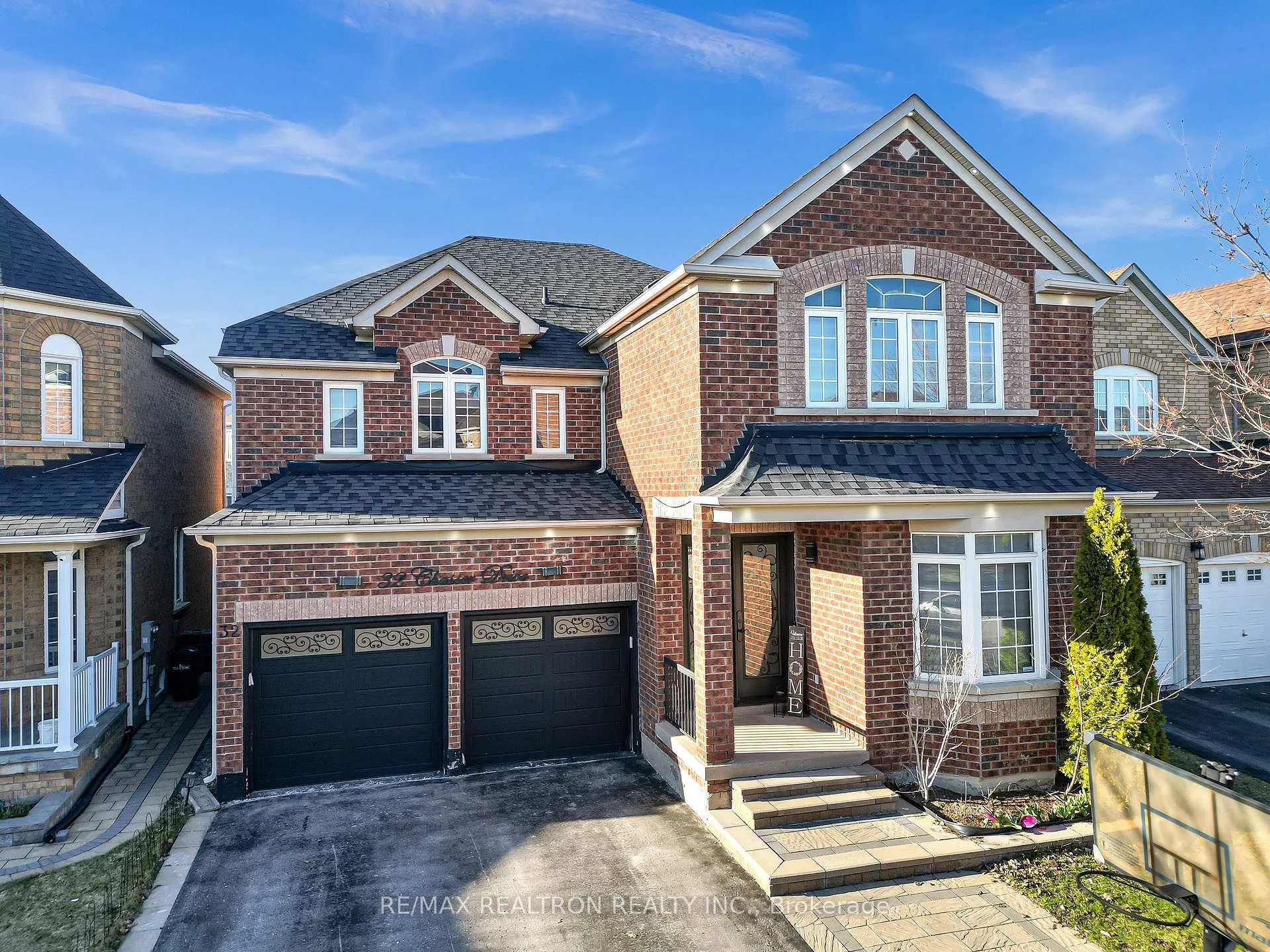 Photo 1 of 32 Chasser Drive, Markham, Greensborough — HOMEH
