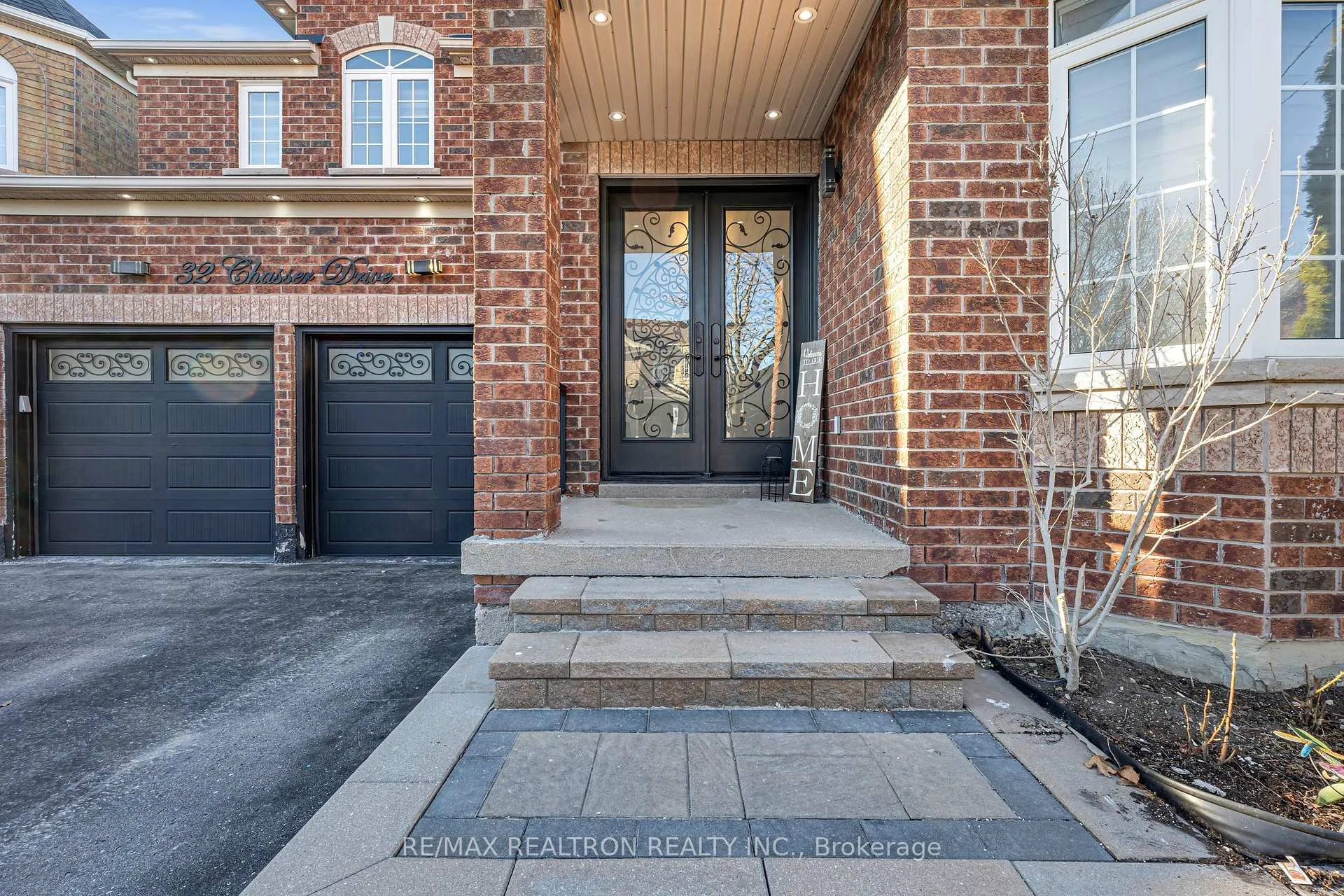Photo 2 of 32 Chasser Drive, Markham, Greensborough — HOMEH