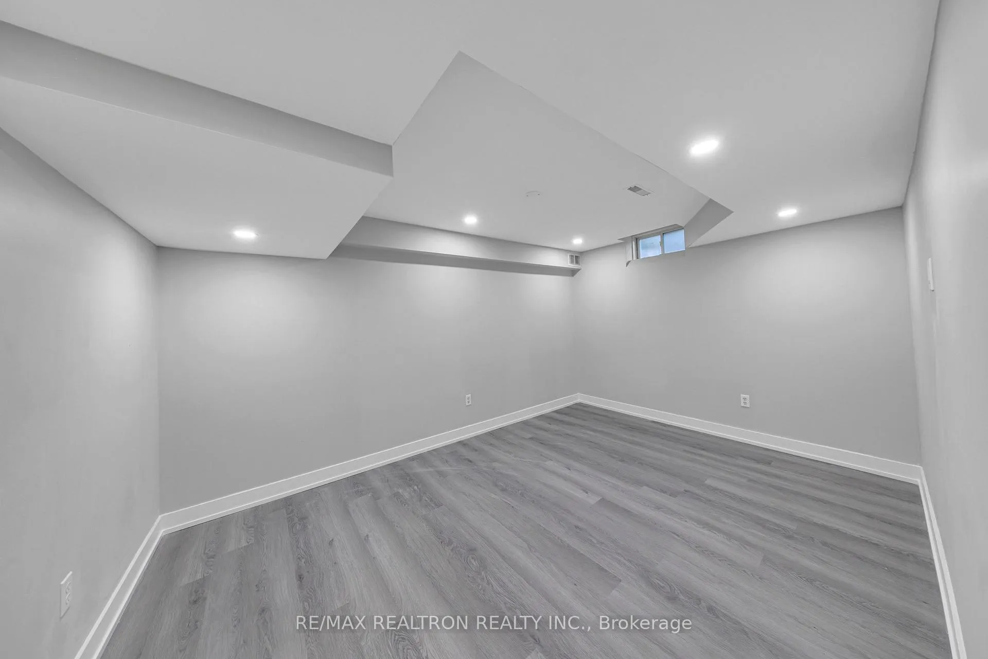 Photo 7 of 32 Chasser Drive, Markham, Greensborough — HOMEH