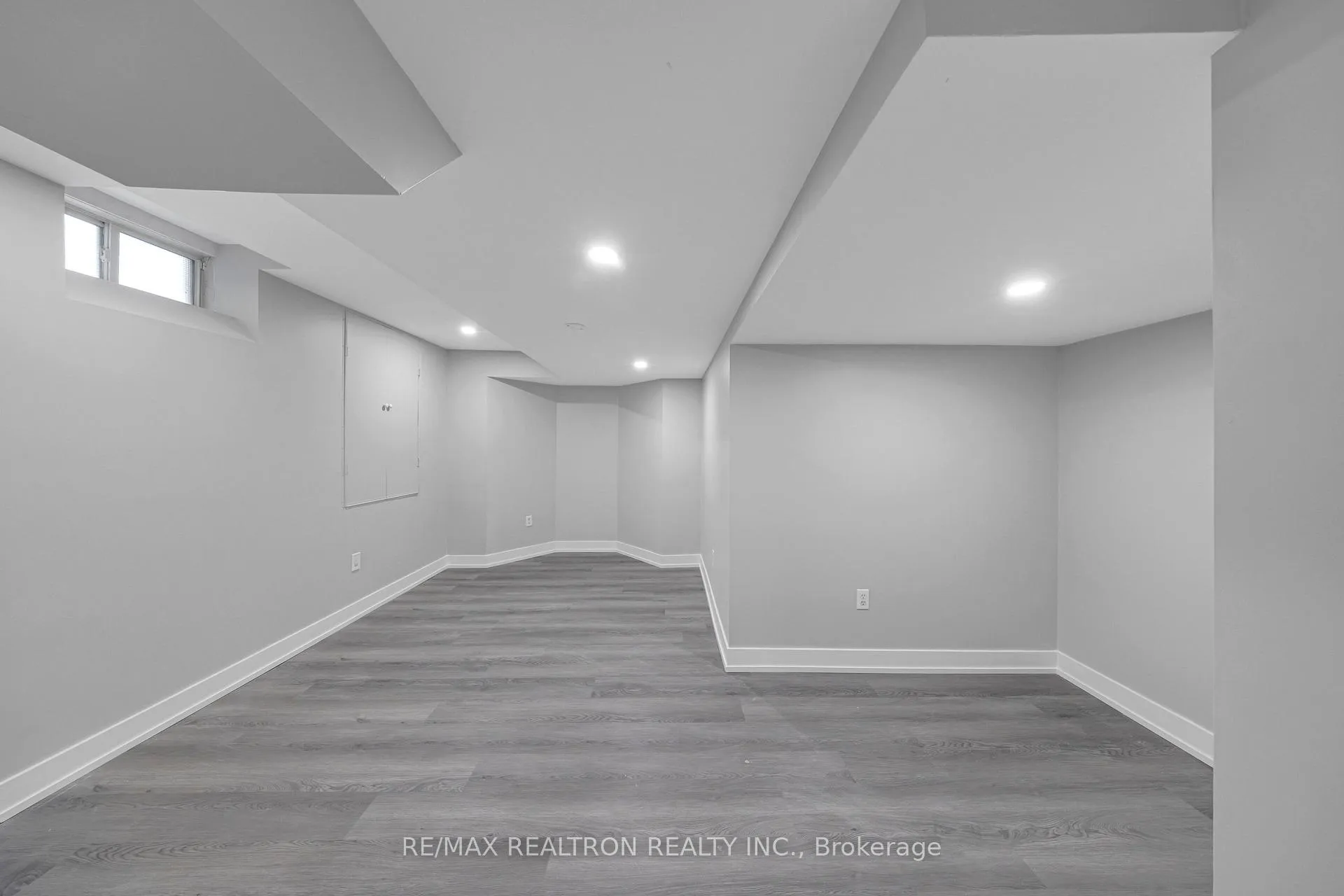 Photo 13 of 32 Chasser Drive, Markham, Greensborough — HOMEH