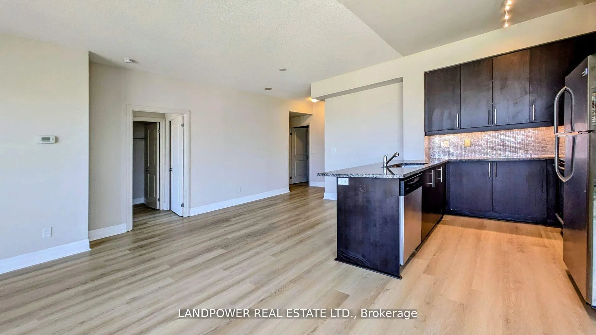 Photo 4 of Unit 415, 8130 Birchmount Road, Markham, Unionville — HOMEH
