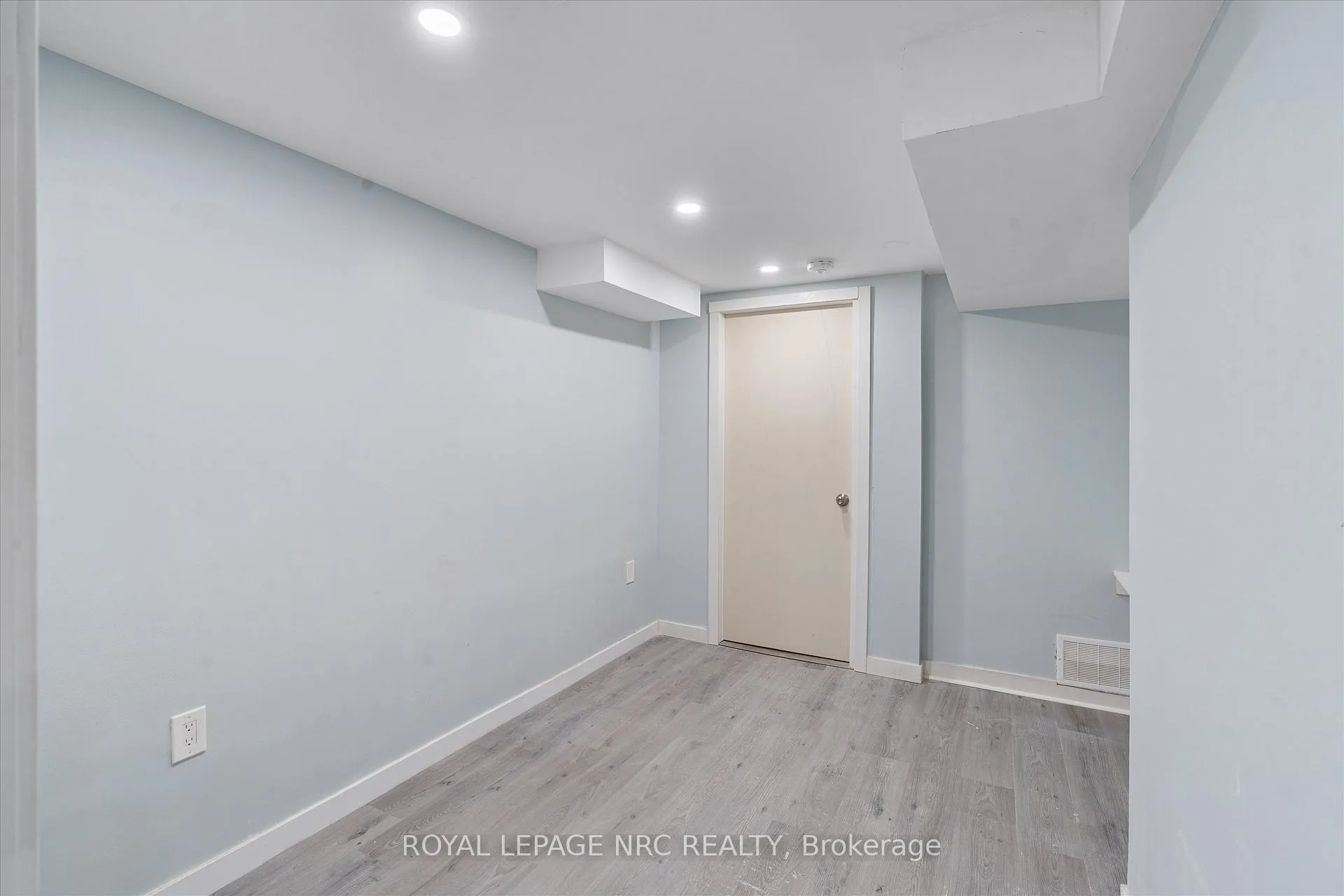 Photo 14 of Unit LOWER, 51 Jacobson Avenue, St. Catharines, Glendale/Glenridge — HOMEH