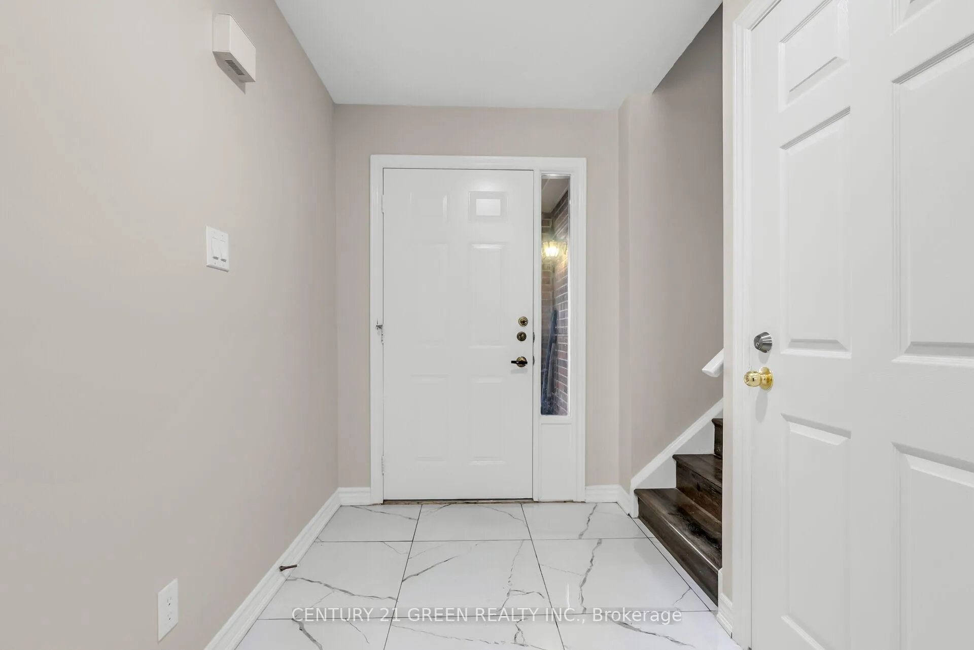 Photo 11 of 411 Imperial Road S, Guelph, Willow West/Sugarbush/West Acres — HOMEH